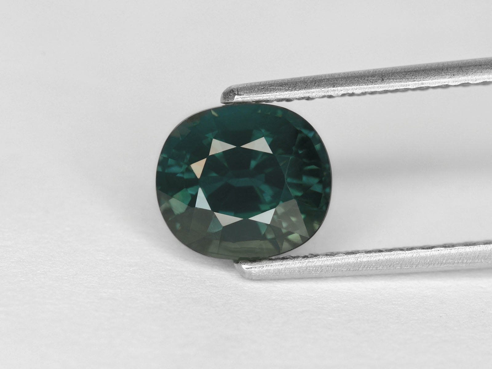 8800240-cushion-intense-greenish-blue-gia-igi-nigeria-natural-blue-sapphire-3.56-ct