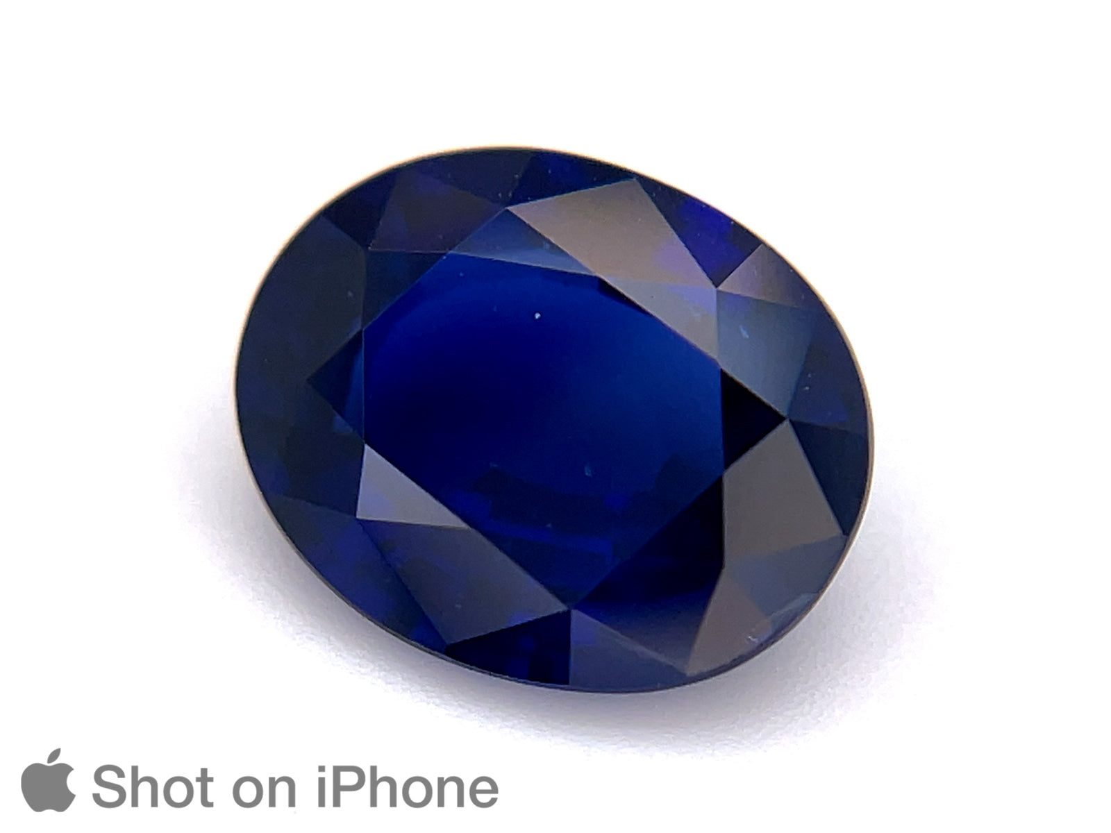 8800741-oval-deep-intense-royal-blue-gia-igi-kashmir-natural-blue-sapphire-3.48-ct