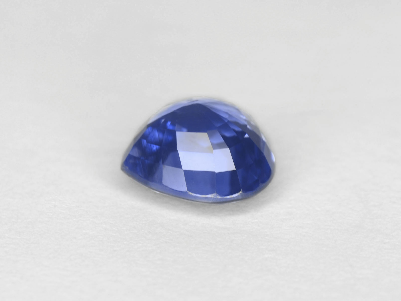 8800243-heart-lively-blue-gia-igi-madagascar-natural-blue-sapphire-3.01-ct