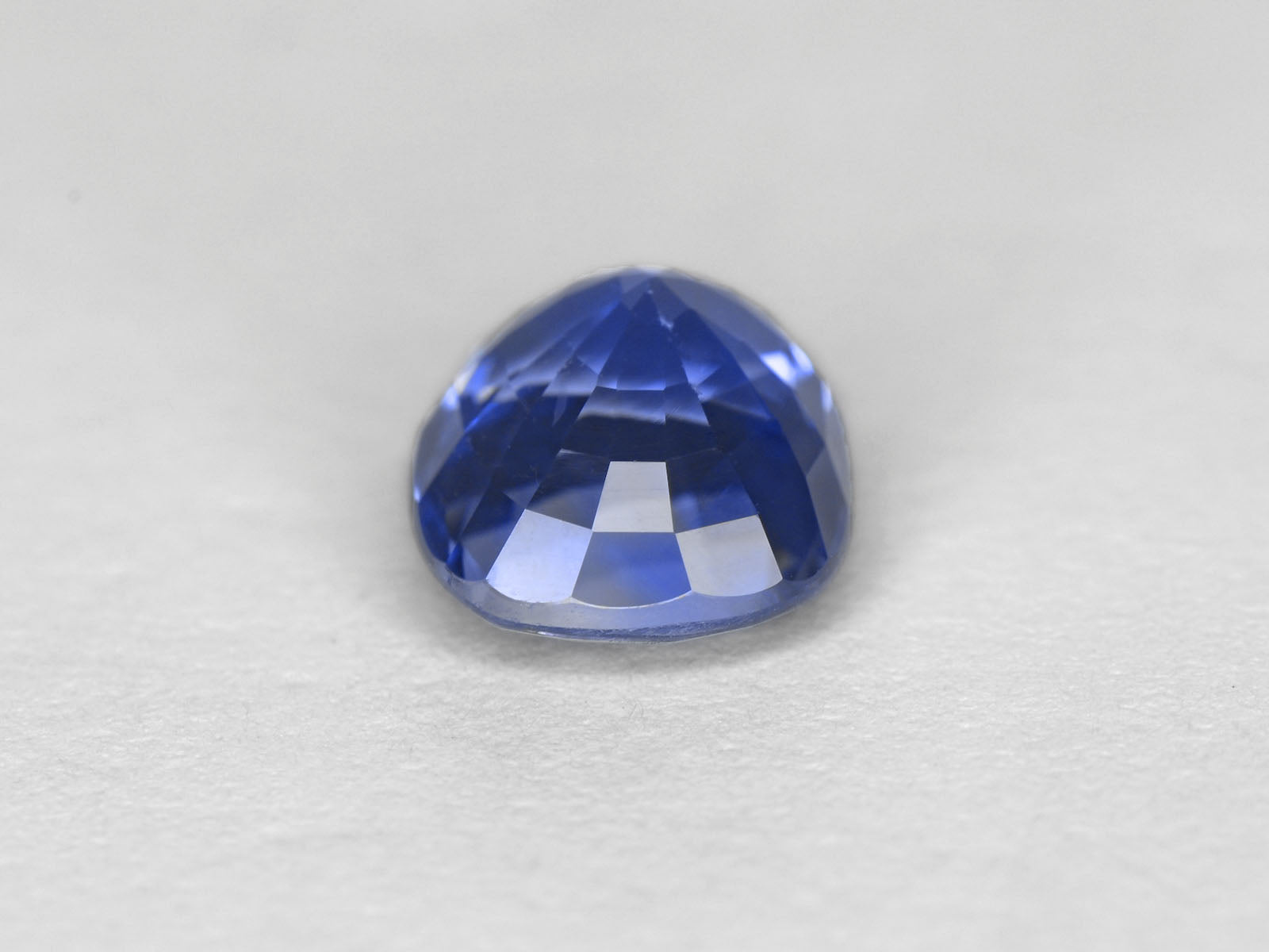 8800245-cushion-fiery-intense-blue-grs-madagascar-natural-blue-sapphire-2.12-ct