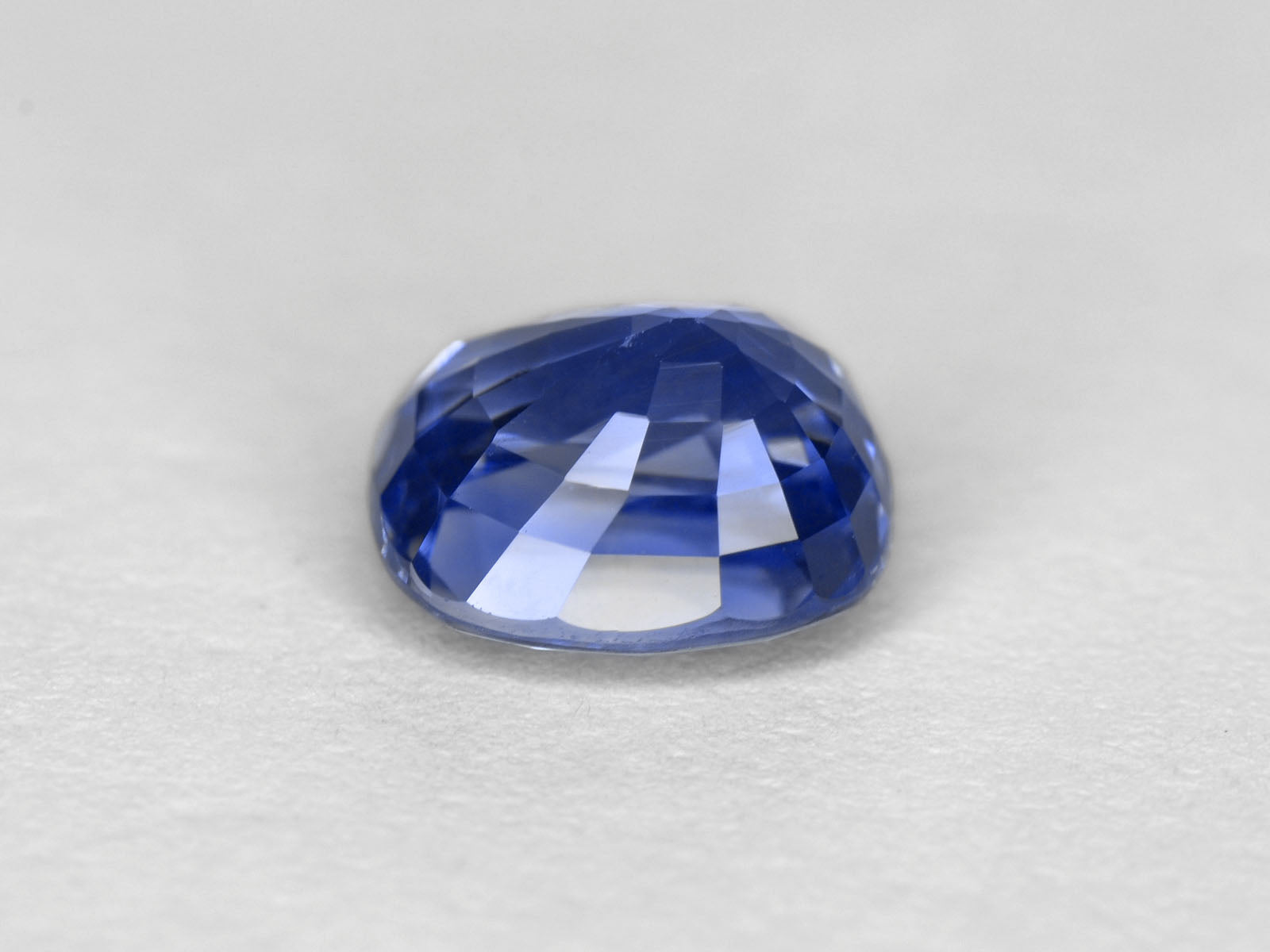 8800245-cushion-fiery-intense-blue-grs-madagascar-natural-blue-sapphire-2.12-ct