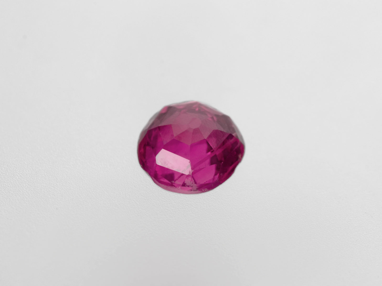 8800718-oval-lively-pink-red-igi-burma-natural-ruby-0.95-ct