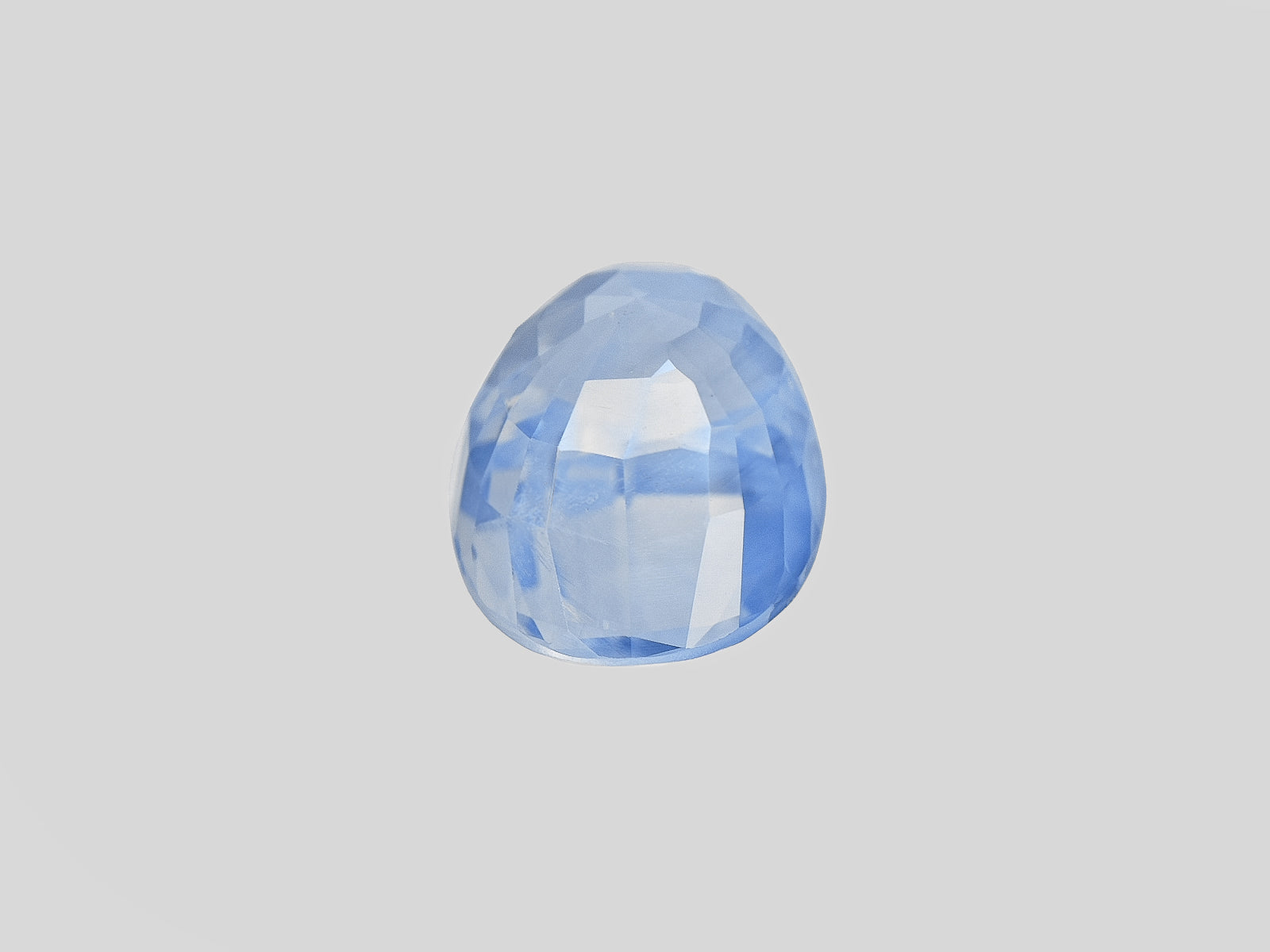 8801968-oval-velvety-pastel-blue-with-slight-yellowish-hue-gia-grs-igi-kashmir-natural-blue-sapphire-3.94-ct