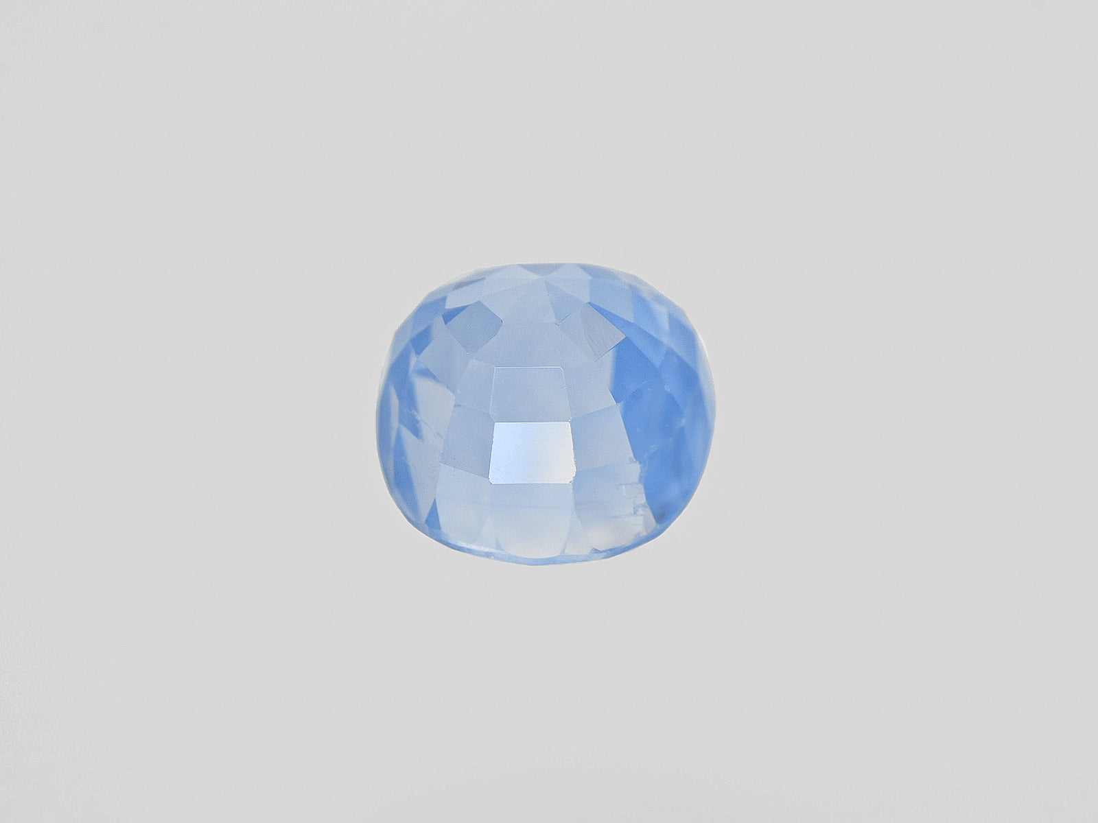 8801968-oval-velvety-pastel-blue-with-slight-yellowish-hue-gia-grs-igi-kashmir-natural-blue-sapphire-3.94-ct
