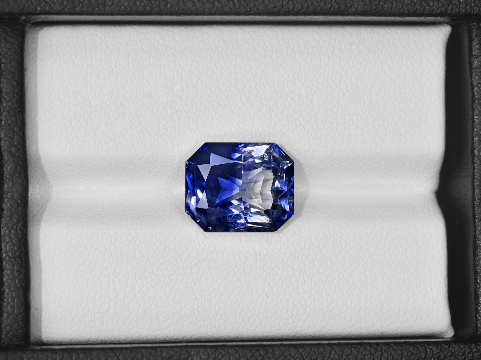 8801967-octagonal-royal-blue-&-yellow-bi-color-gia-grs-igi-kashmir-natural-other-fancy-sapphire-6.65-ct