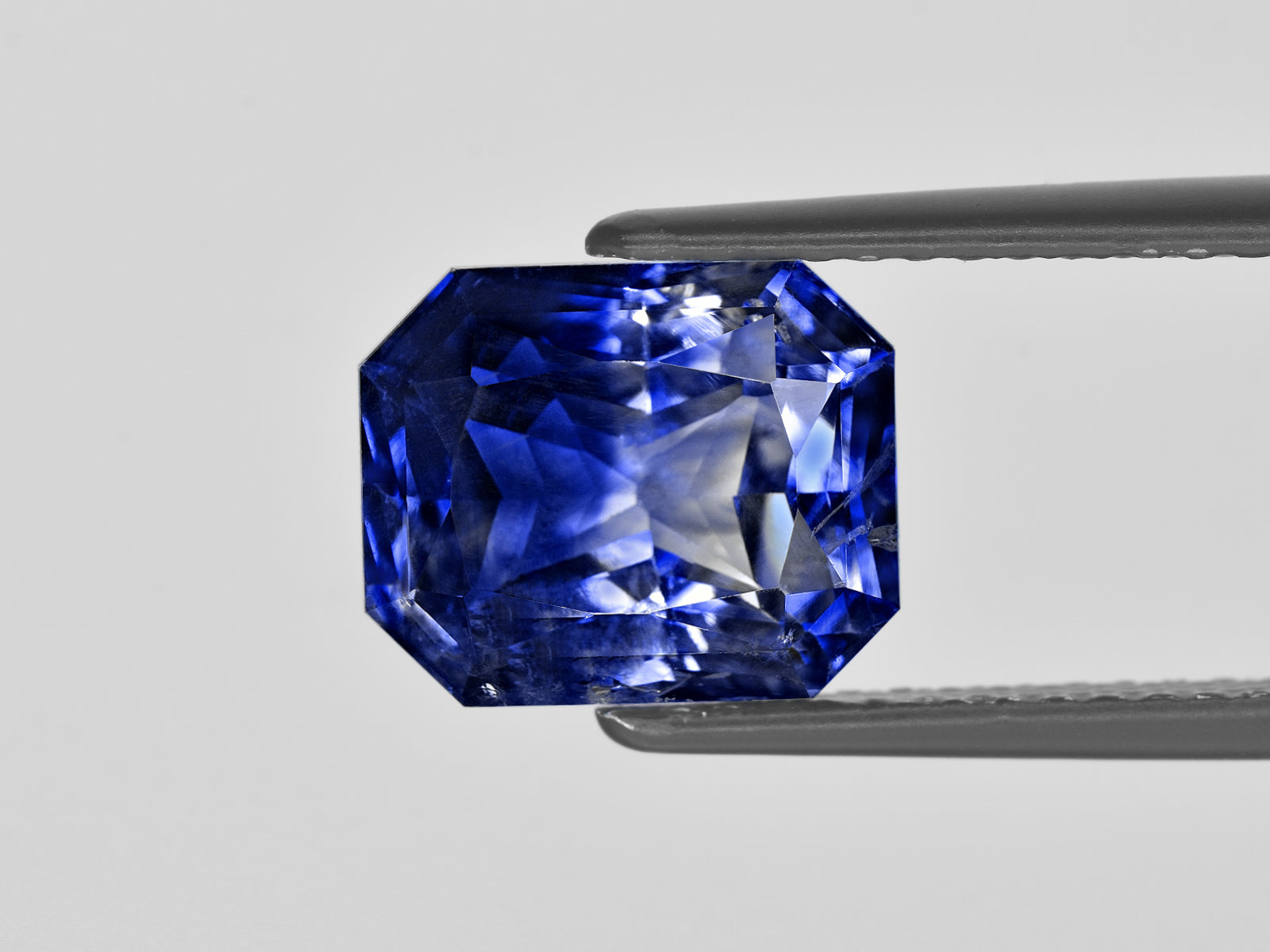 8801967-octagonal-royal-blue-&-yellow-bi-color-gia-grs-igi-kashmir-natural-other-fancy-sapphire-6.65-ct