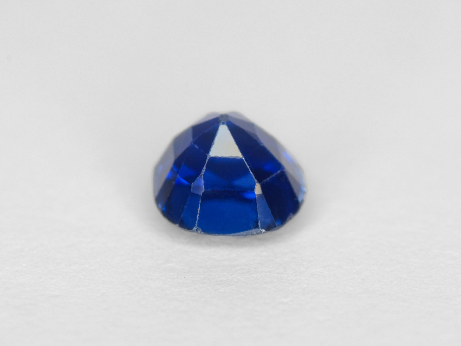 8800250-cushion-rich-velvety-royal-blue-gia-cambodia-natural-blue-sapphire-0.84-ct