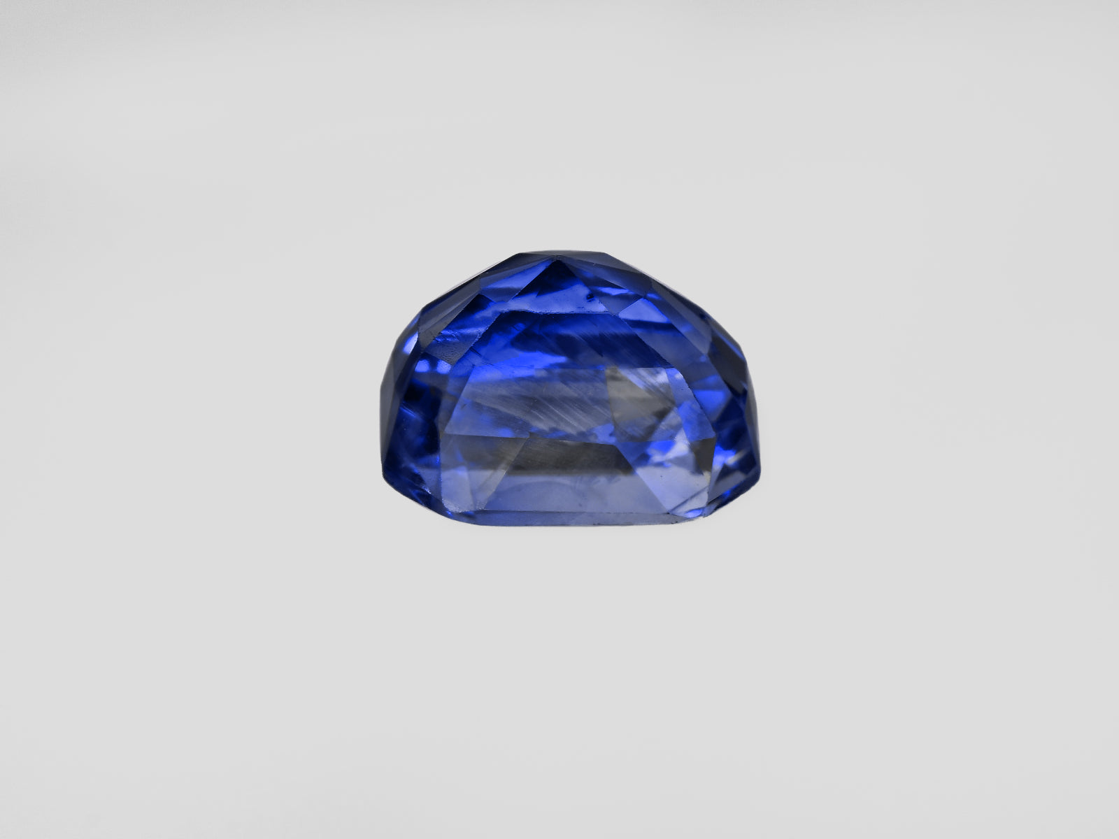 8801036-octagonal-royal-blue-ink-blue-color-zoning-gia-igi-kashmir-natural-blue-sapphire-5.26-ct