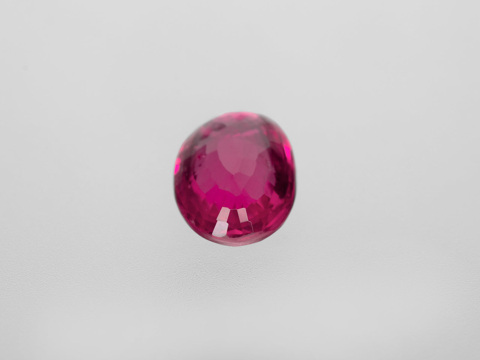 8800724-oval-lively-pinkish-red-grs-mozambique-natural-ruby-2.51-ct