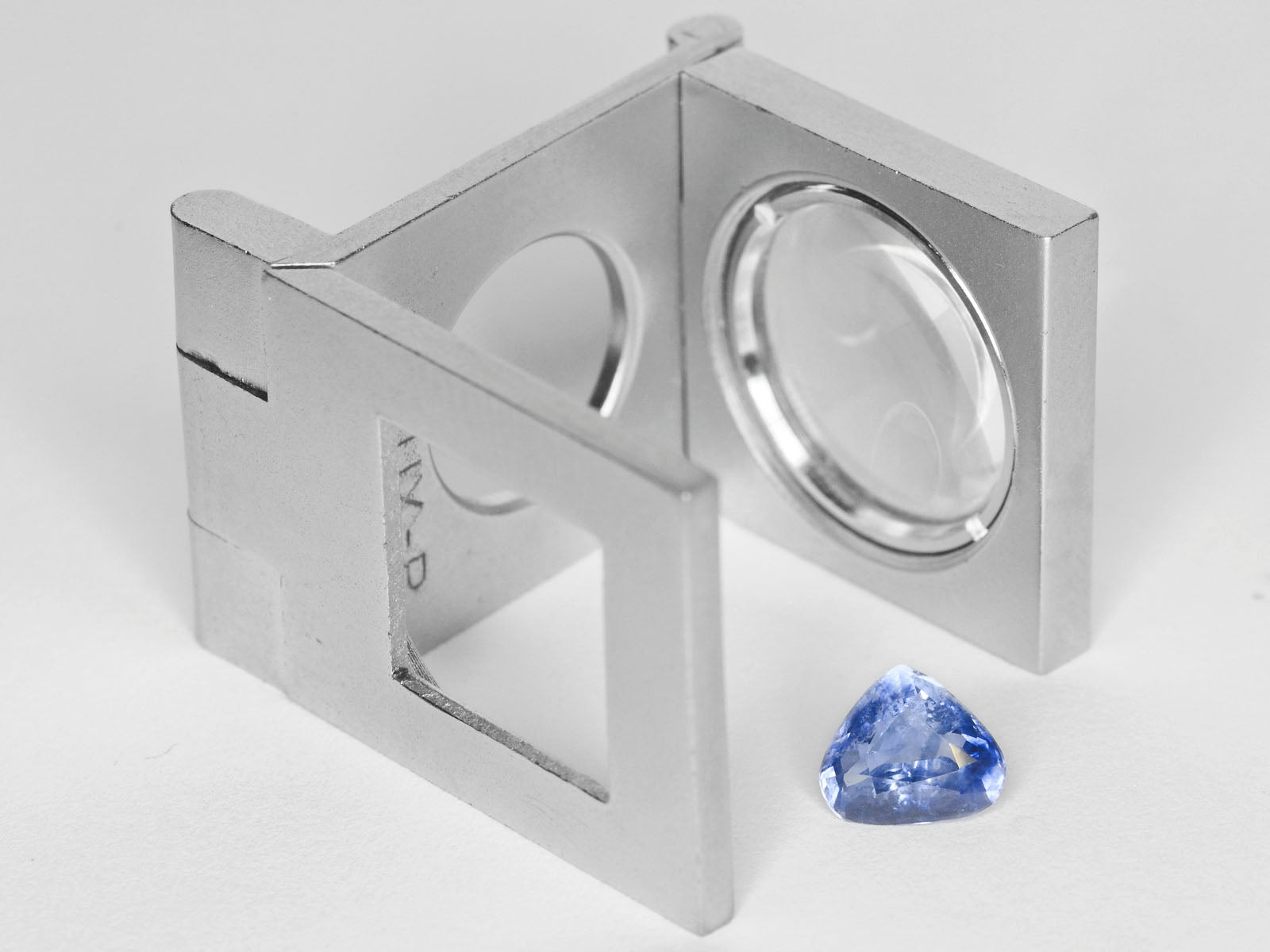 8800251-heart-blue-color-zoning-gia-kashmir-natural-blue-sapphire-1.45-ct