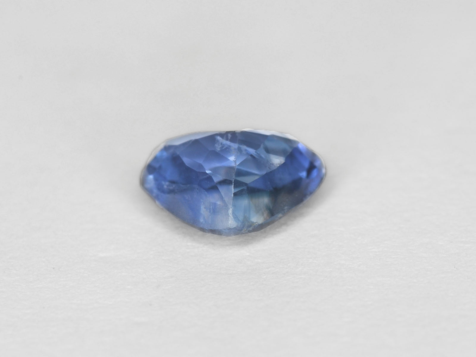 8800251-heart-blue-color-zoning-gia-kashmir-natural-blue-sapphire-1.45-ct