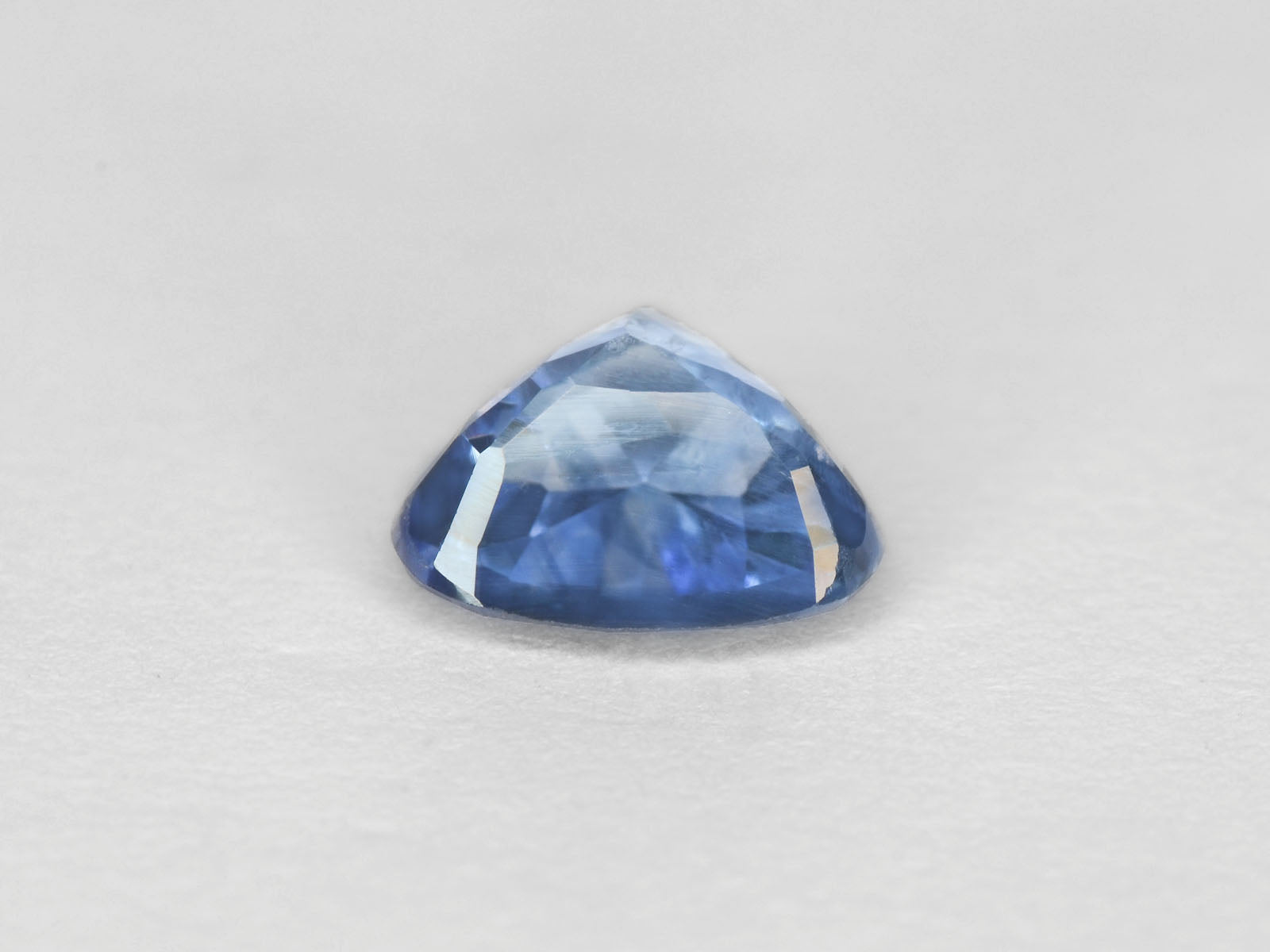 8800251-heart-blue-color-zoning-gia-kashmir-natural-blue-sapphire-1.45-ct
