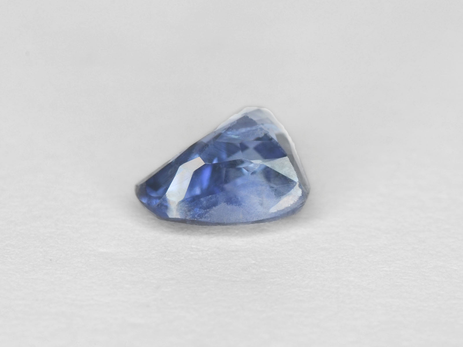 8800251-heart-blue-color-zoning-gia-kashmir-natural-blue-sapphire-1.45-ct