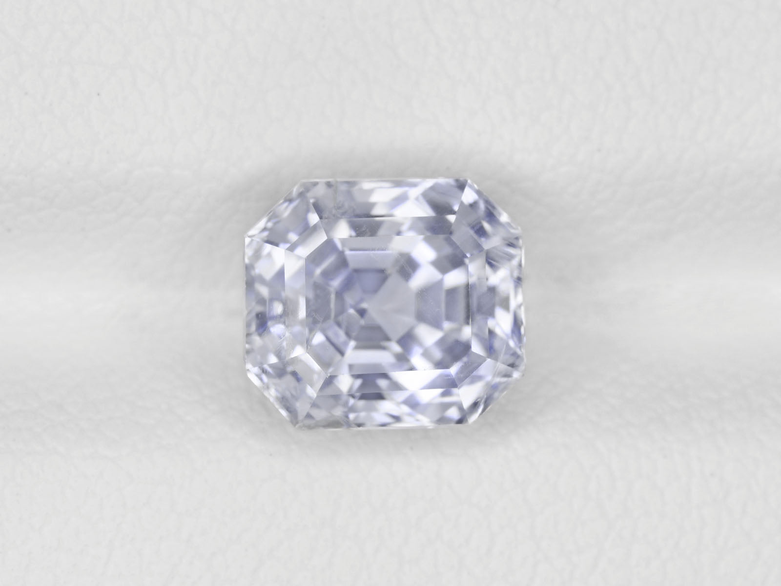 8800484-octagonal-near-colorless-with-a-slight-light-blue-hue-igi-sri-lanka-natural-white-sapphire-3.00-ct