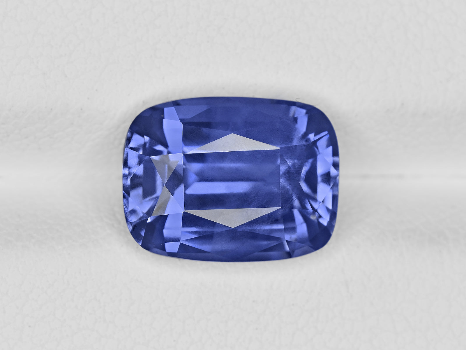 8801725-cushion-velvety-intense-blue-grs-sri-lanka-natural-blue-sapphire-5.92-ct
