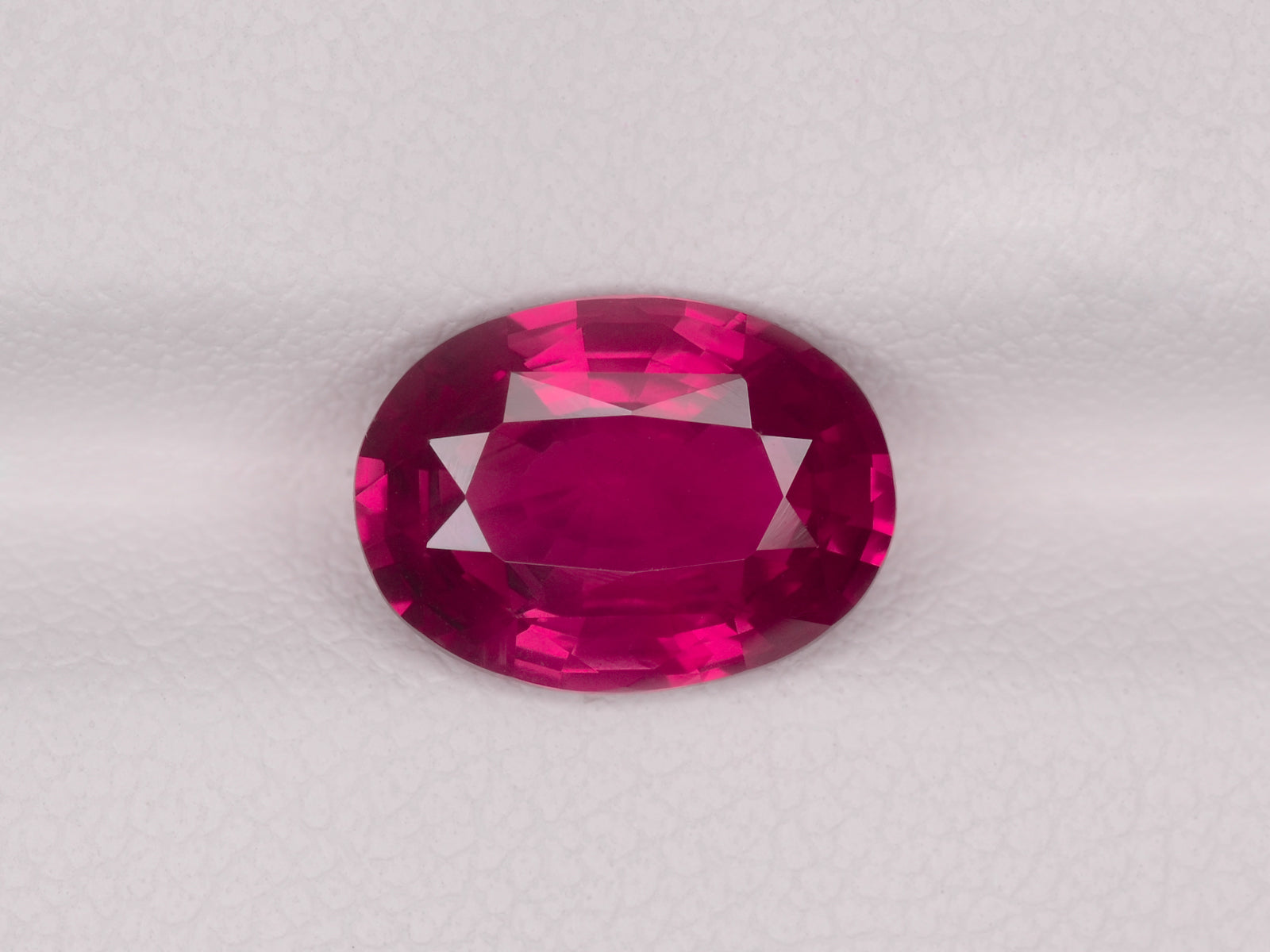 8800725-oval-velvety-pinkish-red-grs-gii-mozambique-natural-ruby-3.15-ct