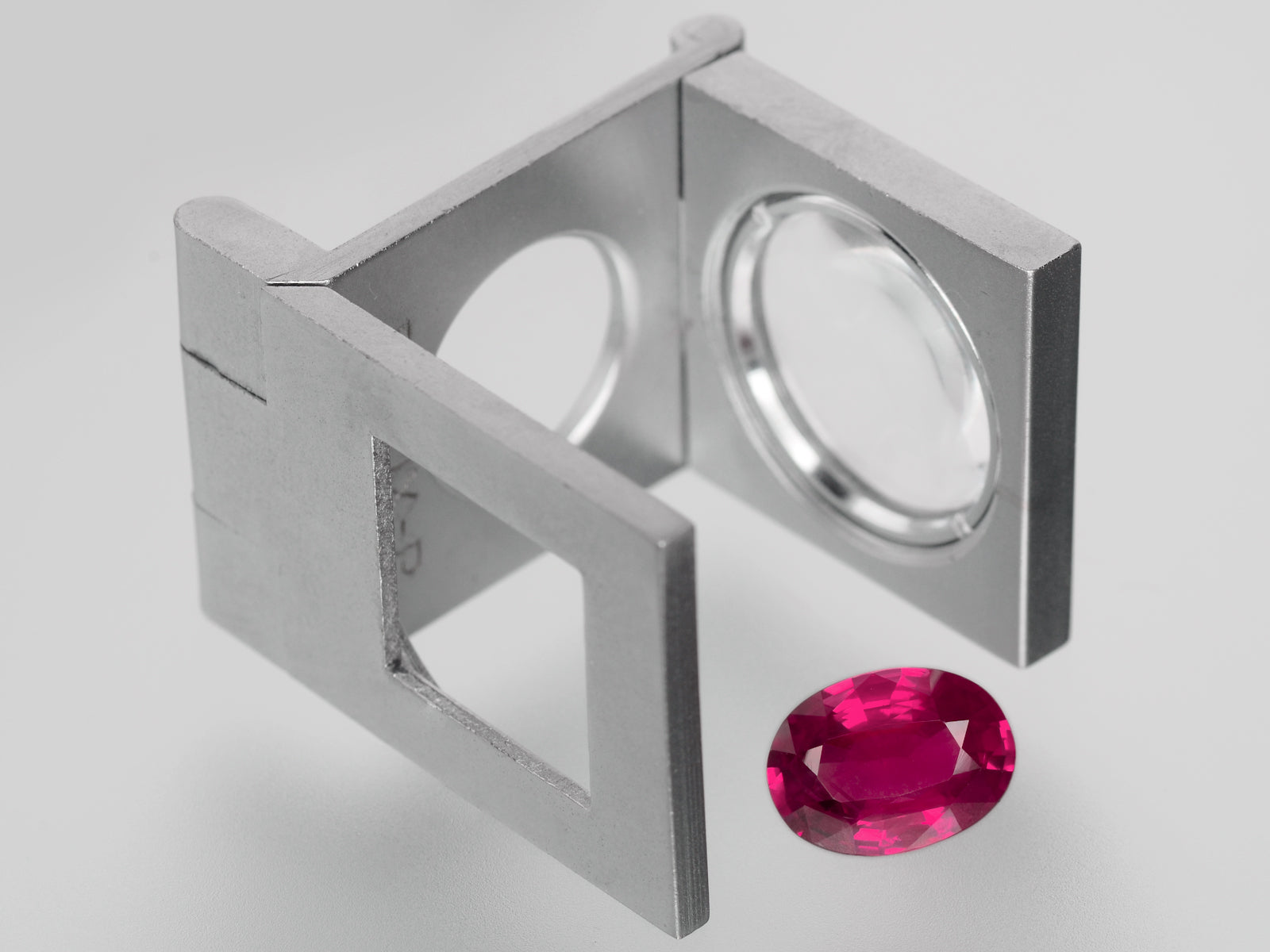 8800725-oval-velvety-pinkish-red-grs-gii-mozambique-natural-ruby-3.15-ct