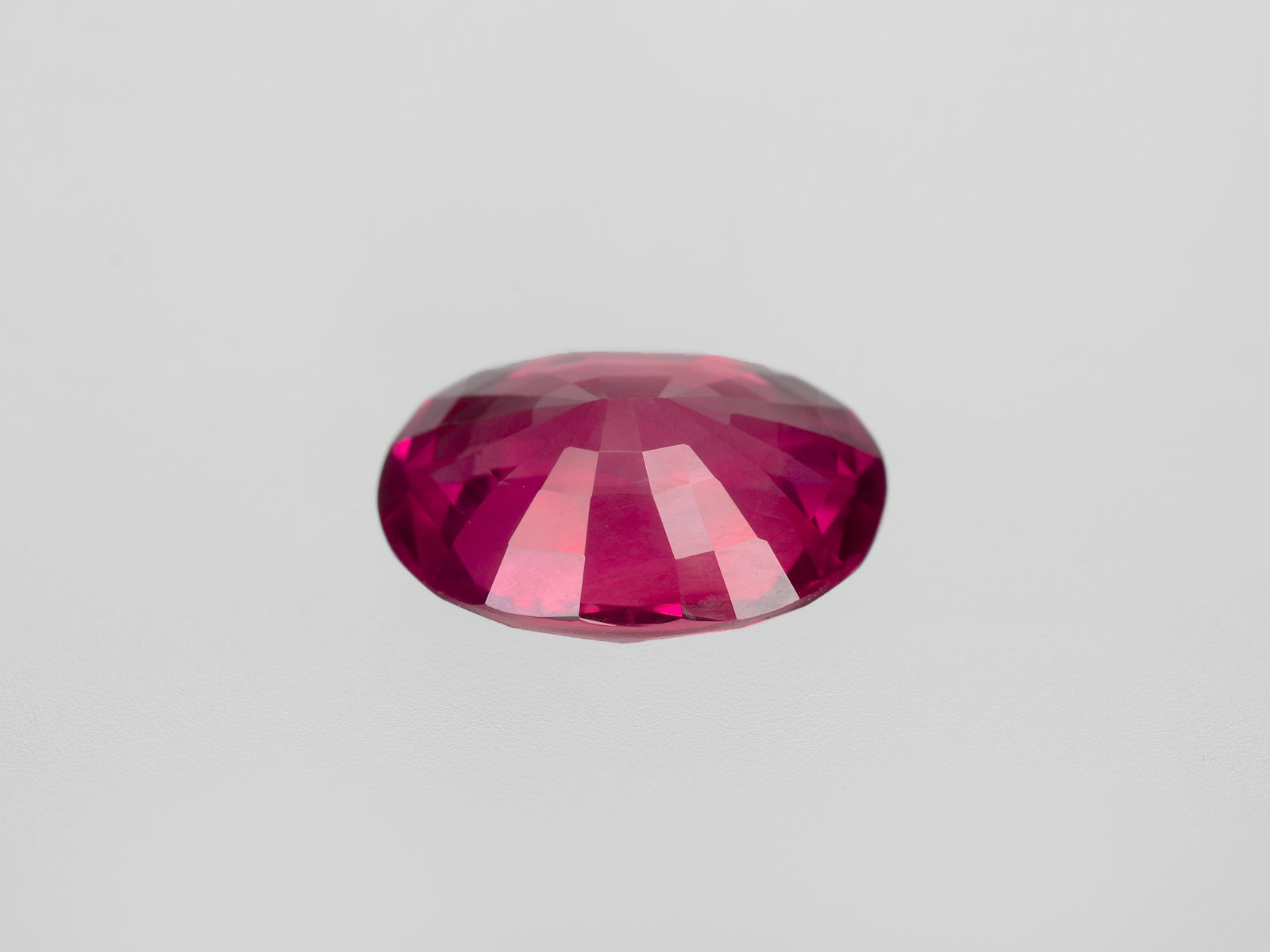 8800725-oval-velvety-pinkish-red-grs-gii-mozambique-natural-ruby-3.15-ct
