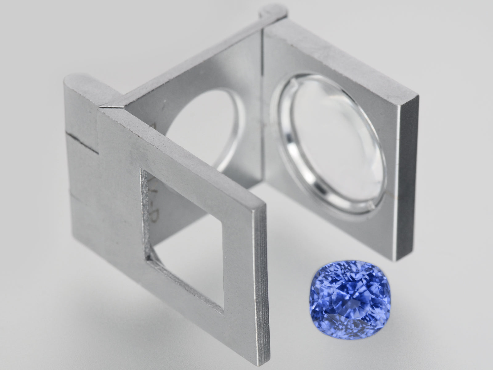 8800729-cushion-lustrous-cornflower-blue-grs-madagascar-natural-blue-sapphire-4.56-ct