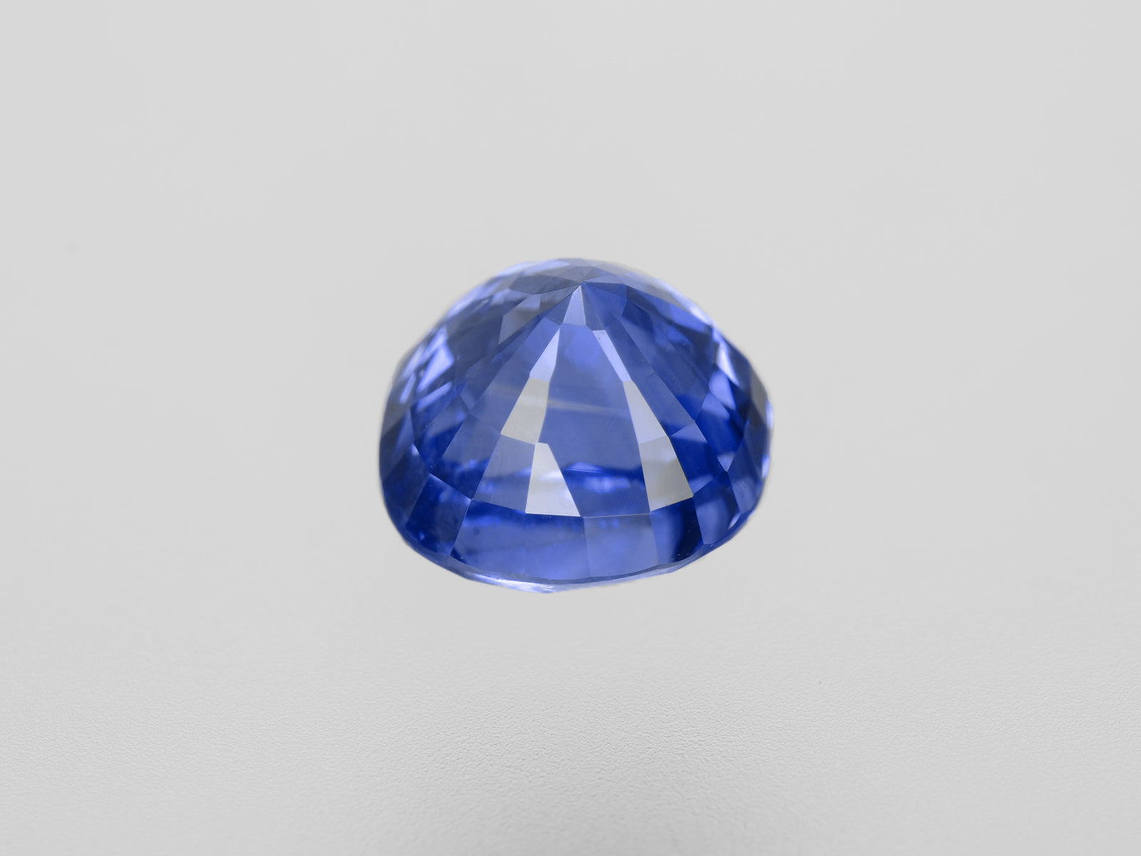 8800729-cushion-lustrous-cornflower-blue-grs-madagascar-natural-blue-sapphire-4.56-ct