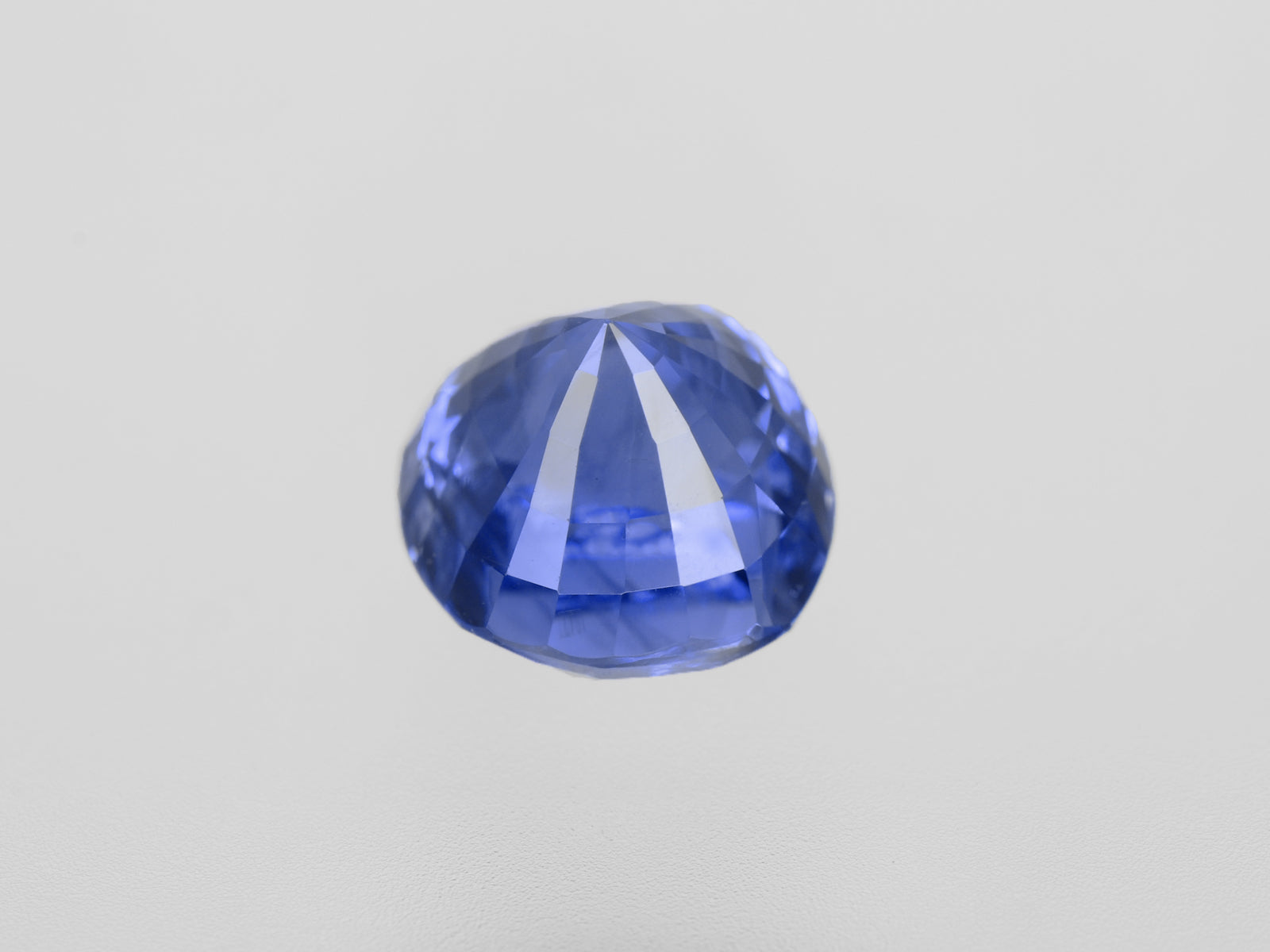 8800729-cushion-lustrous-cornflower-blue-grs-madagascar-natural-blue-sapphire-4.56-ct