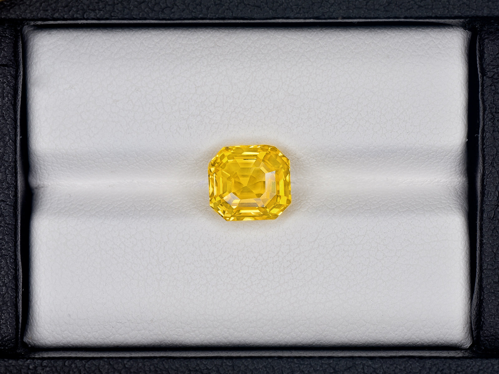 8801520-octagonal-lustrous-intense-yellow-grs-sri-lanka-natural-yellow-sapphire-4.14-ct