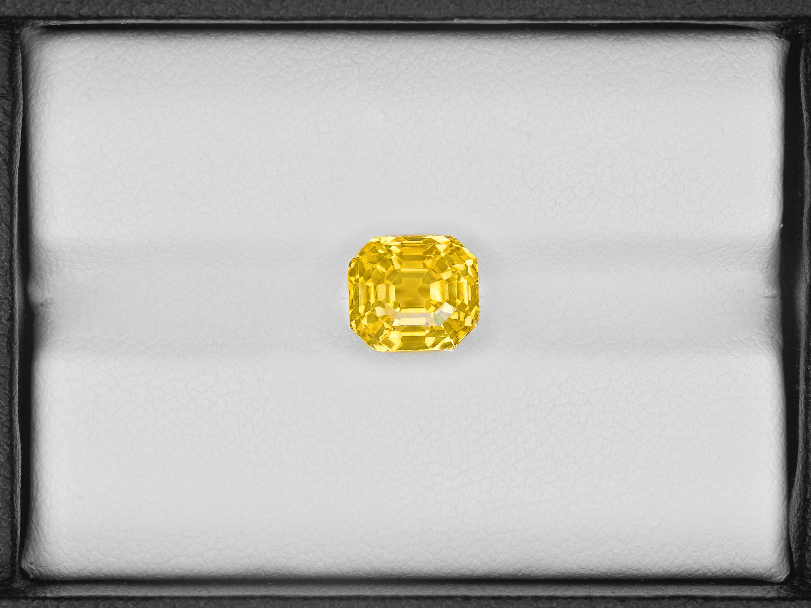 8801519-octagonal-fiery-vivid-yellow-grs-sri-lanka-natural-yellow-sapphire-3.97-ct