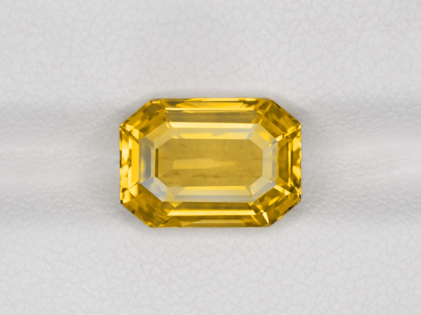 8800734-octagonal-intense-golden-yellow-grs-sri-lanka-natural-yellow-sapphire-4.97-ct