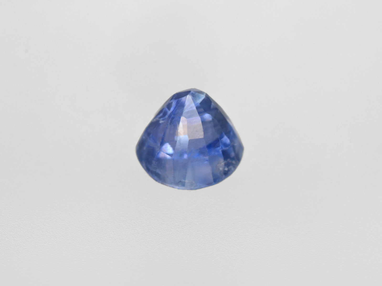 8800730-round-lustrous-blue-gia-kashmir-natural-blue-sapphire-1.51-ct