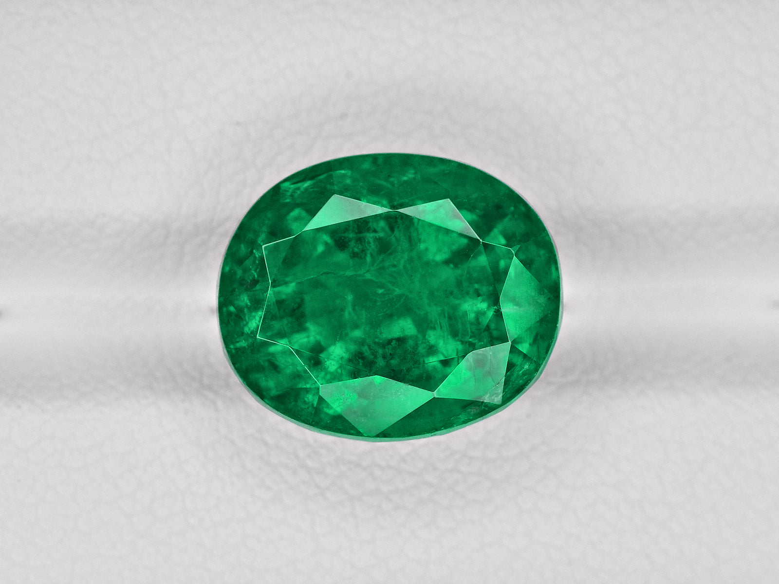 8801065-oval-deep-green-grs-zambia-natural-emerald-7.11-ct