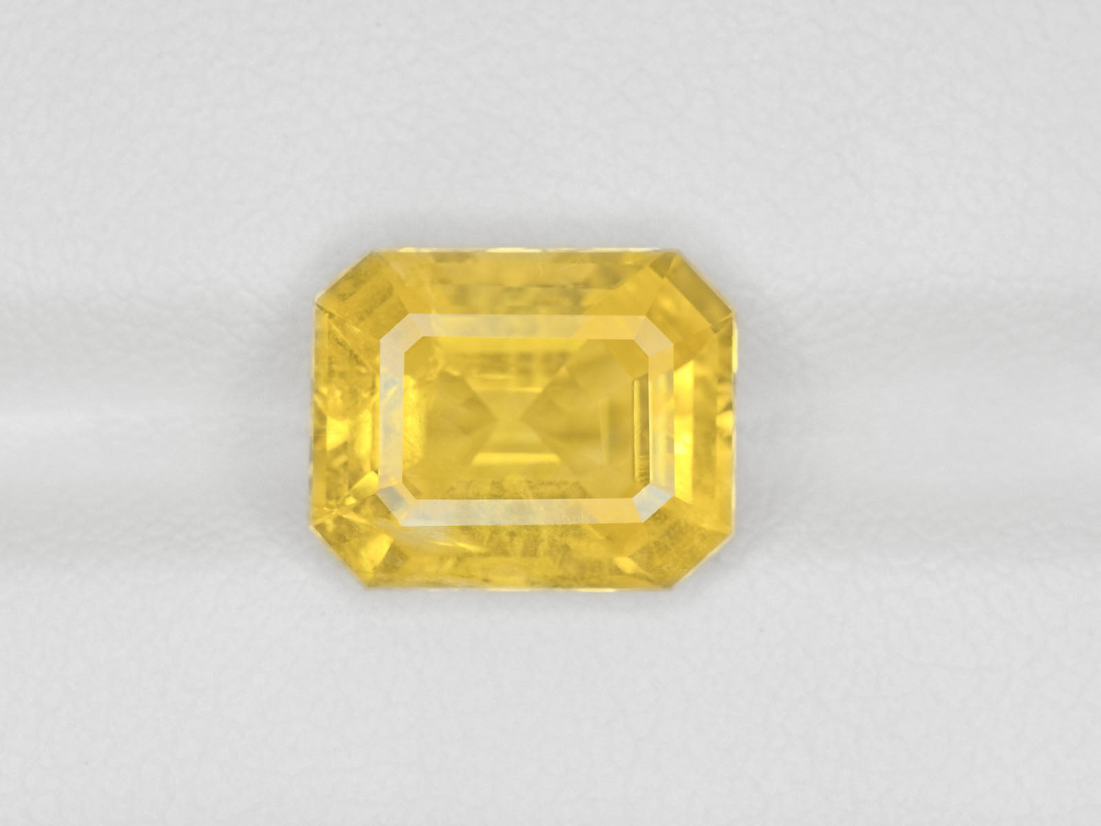 8800271-octagonal-deep-yellow-igi-sri-lanka-natural-yellow-sapphire-5.38-ct