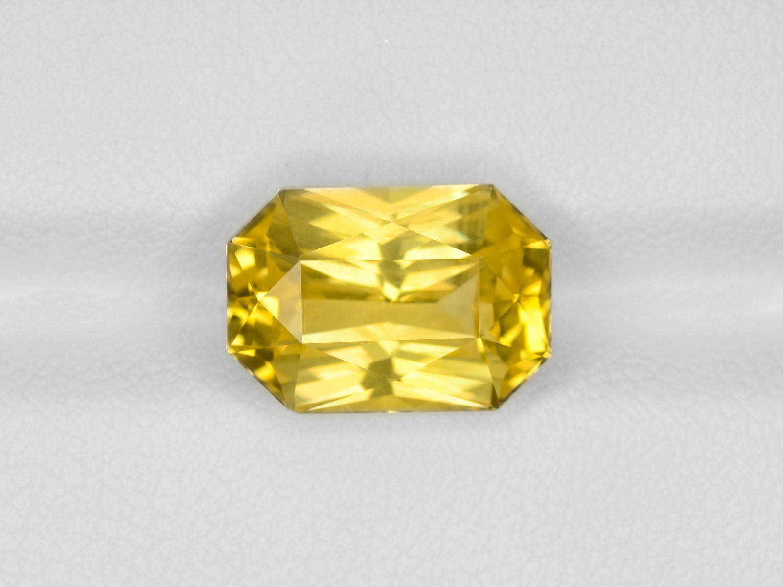 8800273-octagonal-fiery-intense-yellow-grs-sri-lanka-natural-yellow-sapphire-6.95-ct