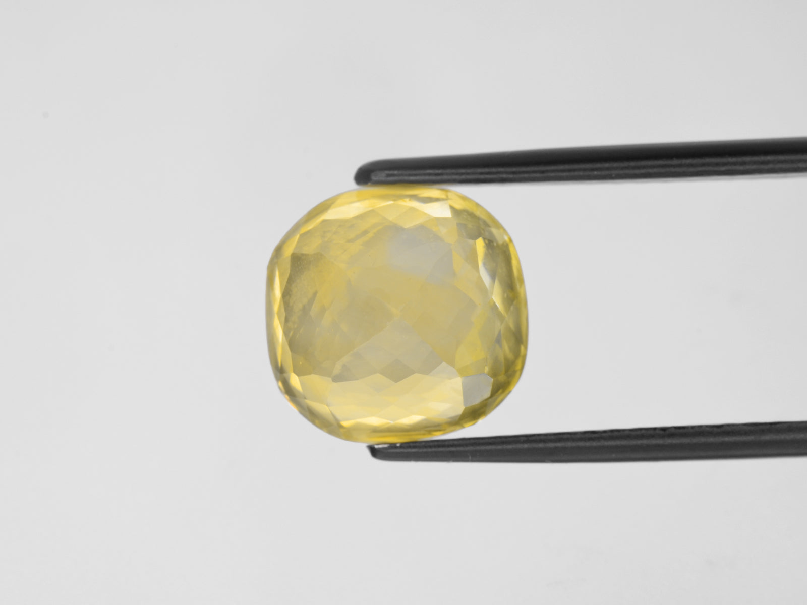 8800733-cushion-lustrous-intense-yellow-grs-sri-lanka-natural-yellow-sapphire-10.02-ct