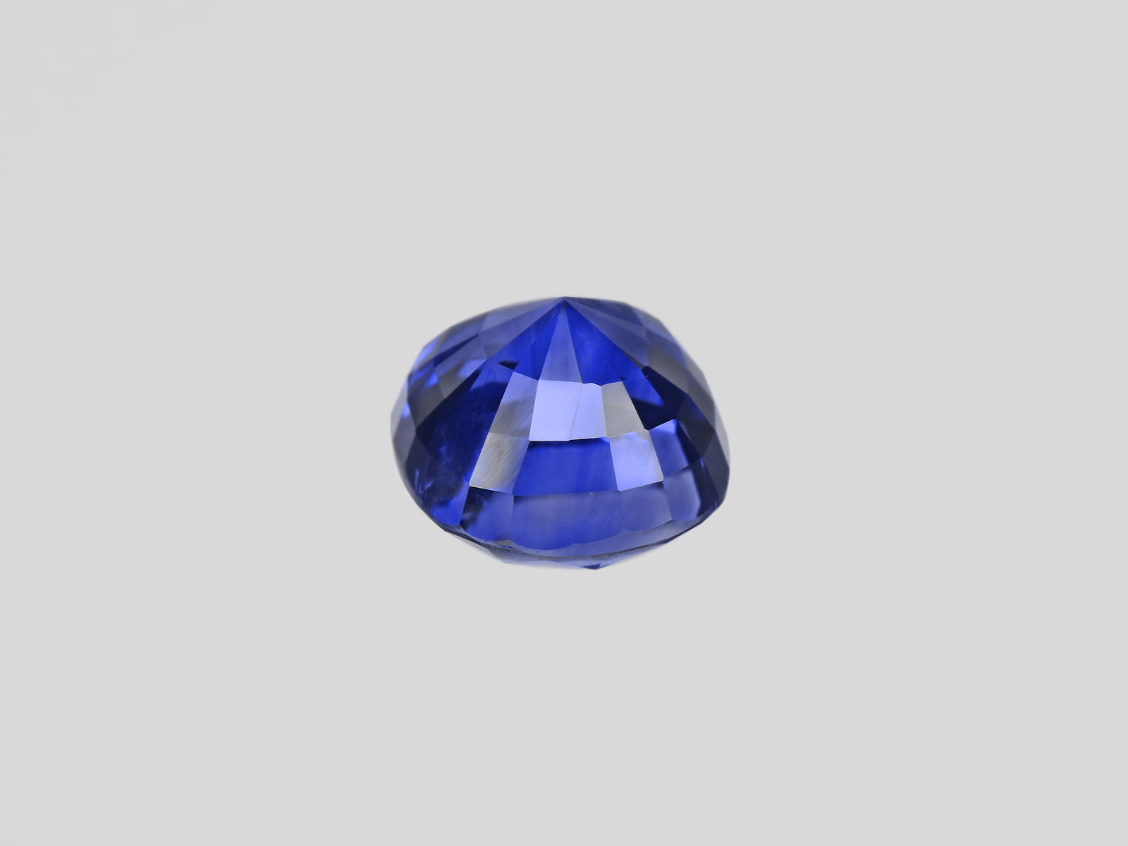 8801157-cushion-fiery-vivid-royal-blue-gia-grs-madagascar-natural-blue-sapphire-3.18-ct