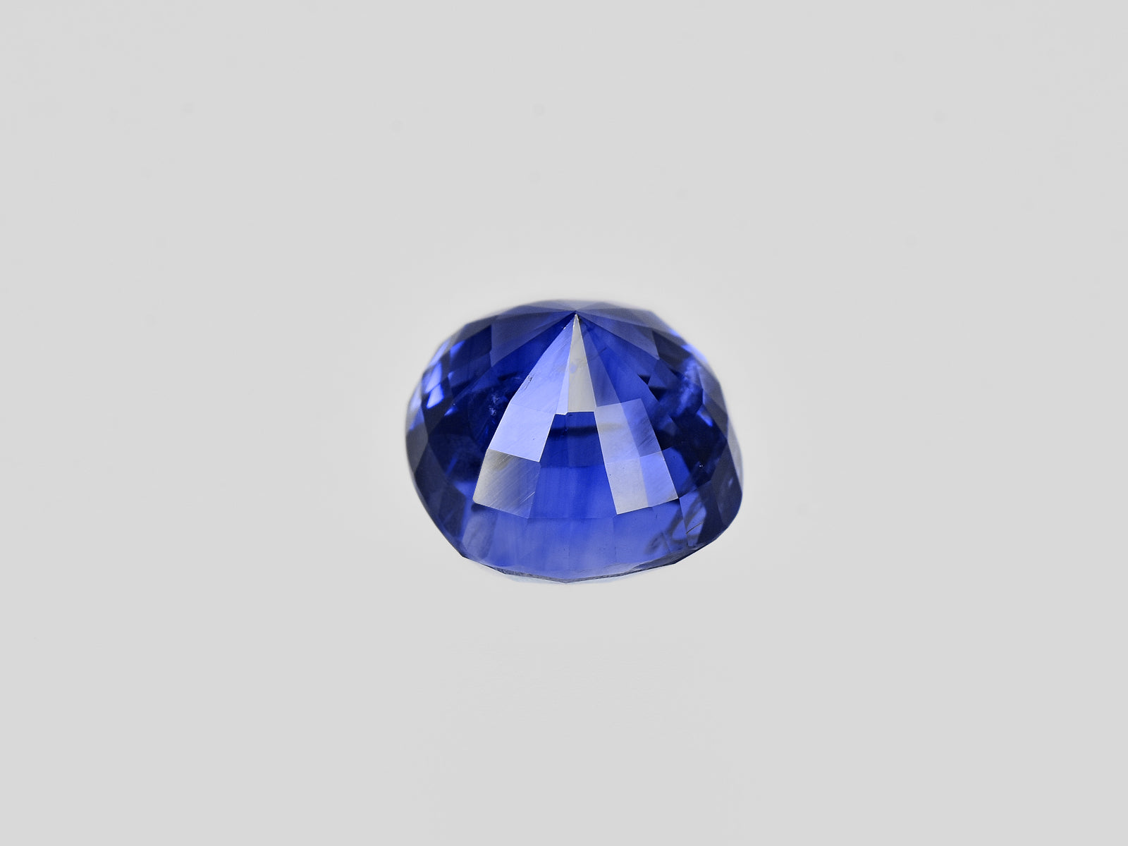 8801157-cushion-fiery-vivid-royal-blue-gia-grs-madagascar-natural-blue-sapphire-3.18-ct
