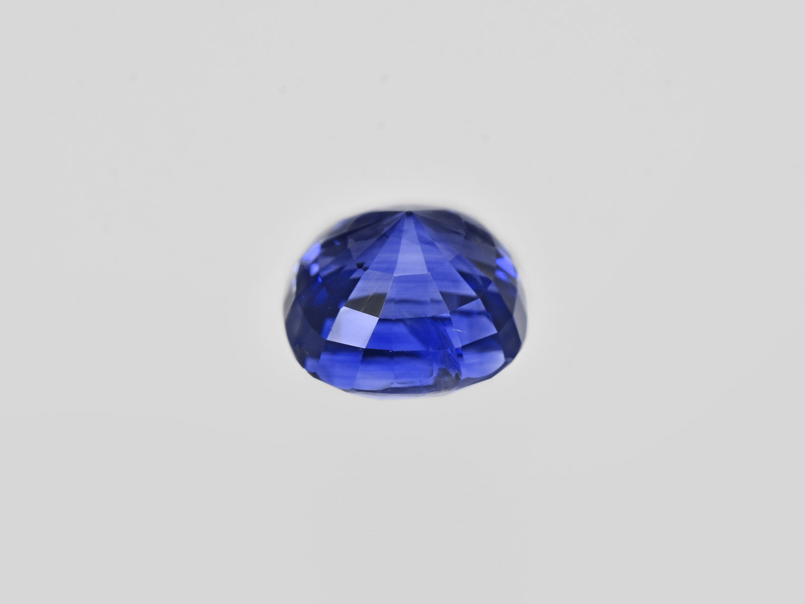 8801157-cushion-fiery-vivid-royal-blue-gia-grs-madagascar-natural-blue-sapphire-3.18-ct