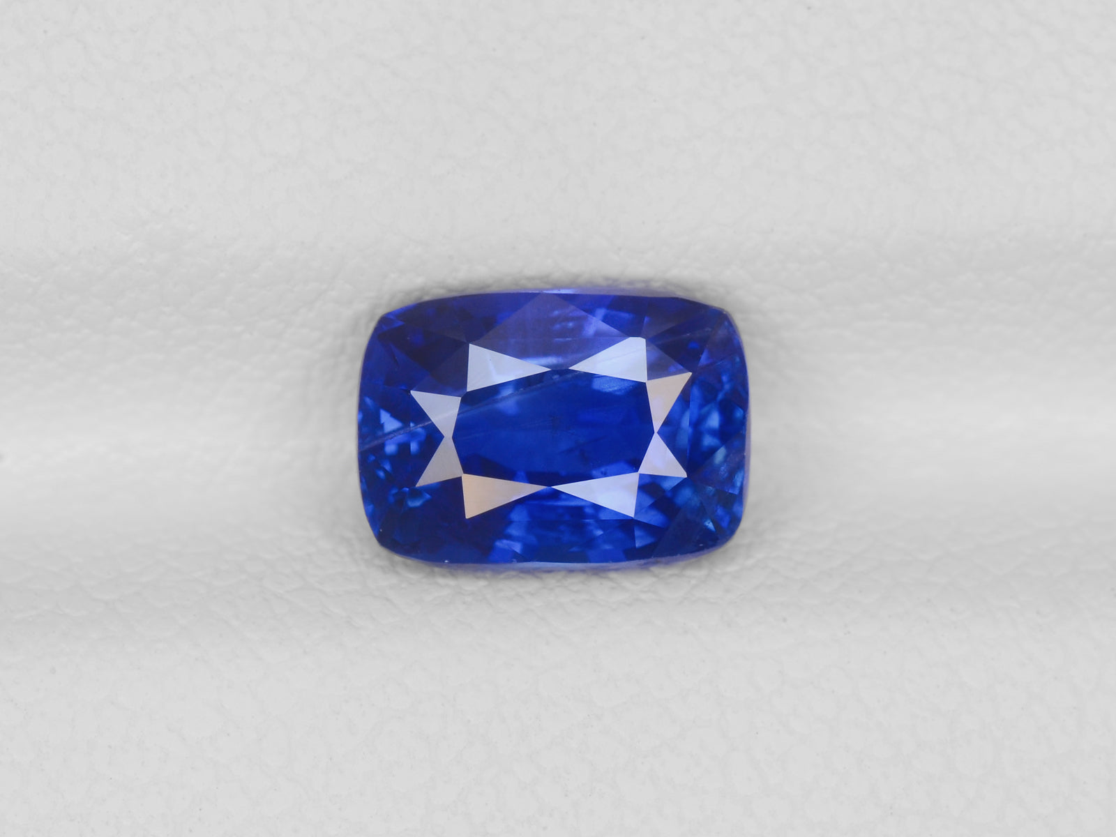 8800791-cushion-lively-royal-blue-grs-sri-lanka-natural-blue-sapphire-2.09-ct