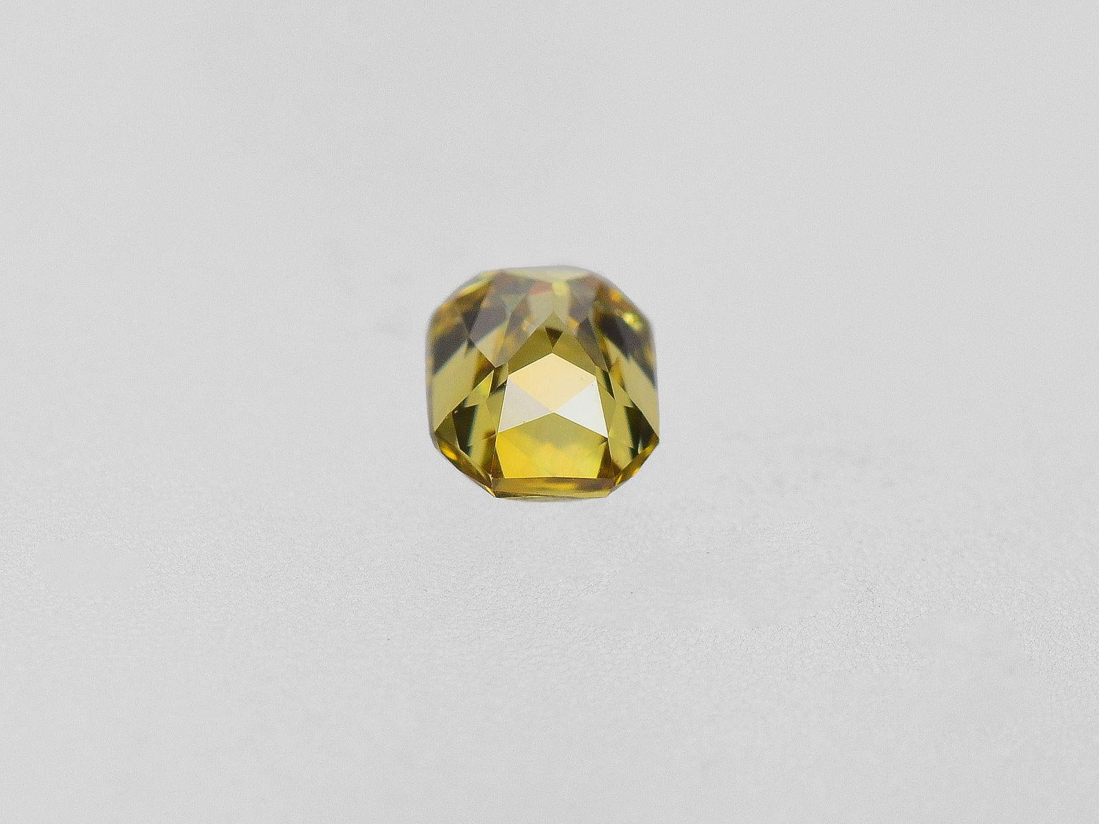 8800856-octagonal-natural-fancy-brownish-yellow-igi-south-africa-natural-fancy-color-diamond-0.18-ct