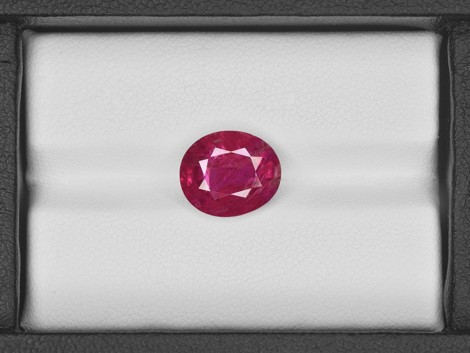 8801518-oval-rich-pinkish-red-grs-burma-natural-ruby-4.50-ct