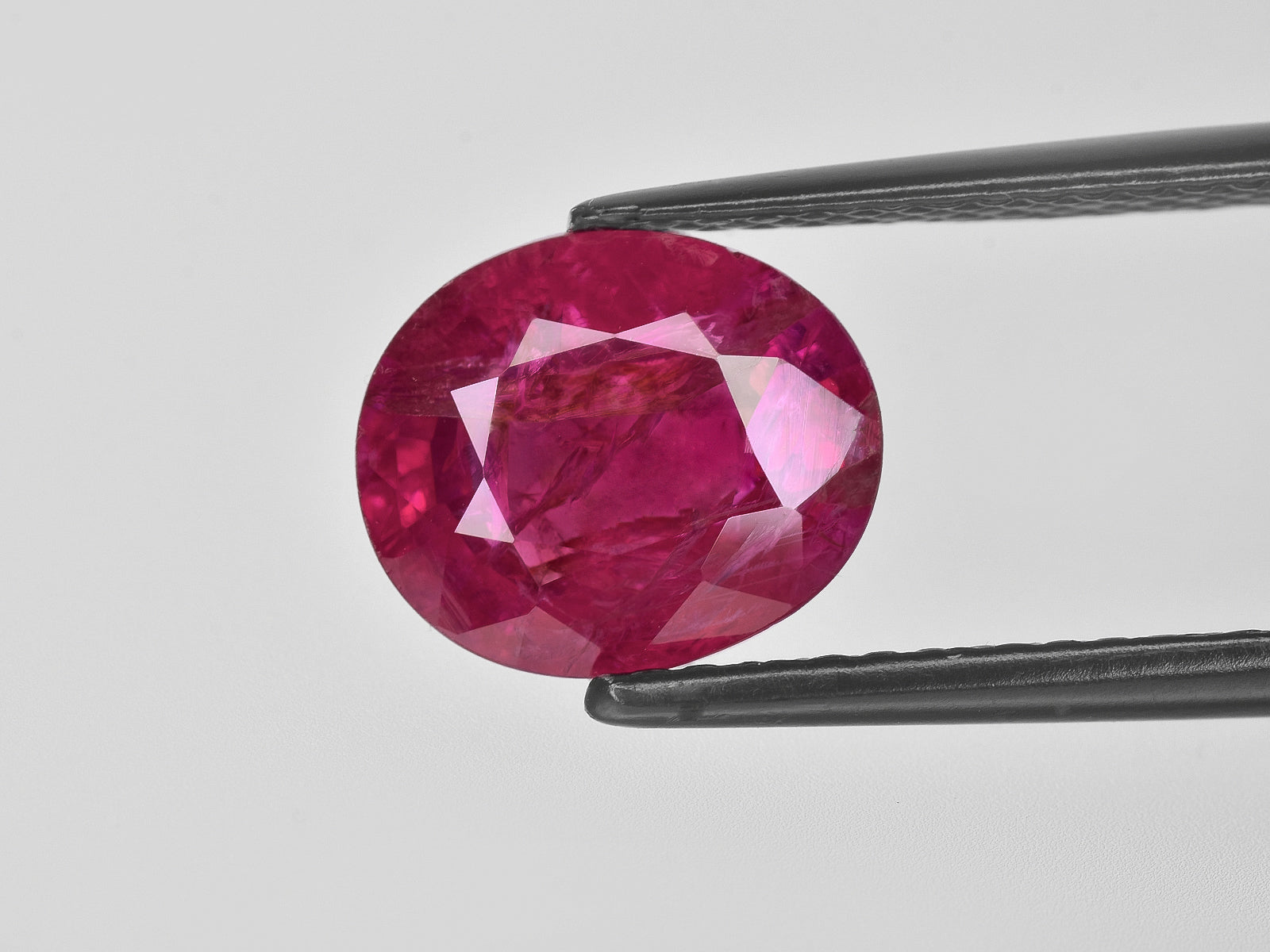 8801518-oval-rich-pinkish-red-grs-burma-natural-ruby-4.50-ct