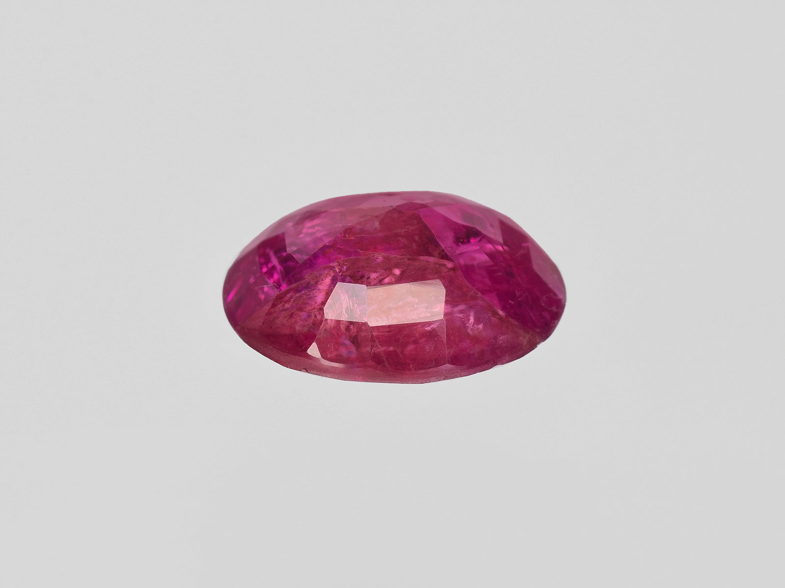 8801518-oval-rich-pinkish-red-grs-burma-natural-ruby-4.50-ct