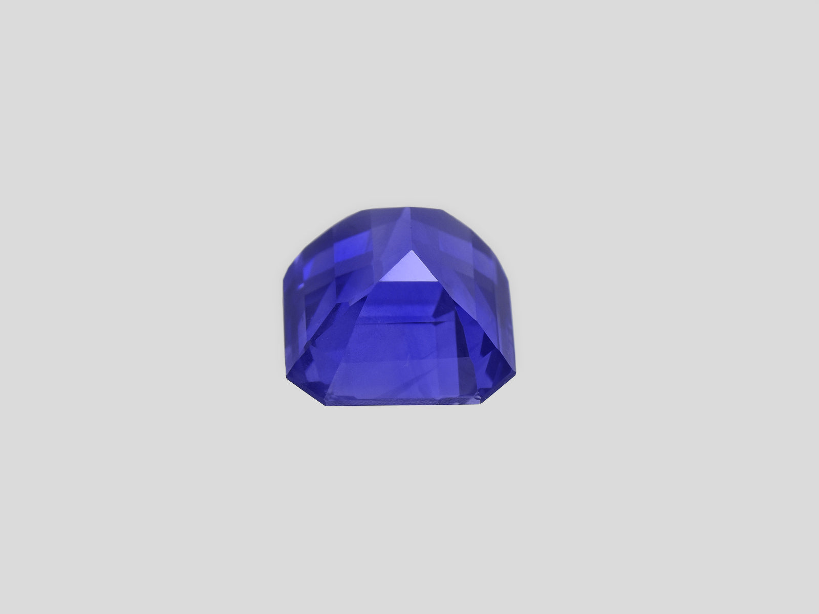 8801155-octagonal-vivid-violetish-blue-changing-to-intense-violet-gia-madagascar-natural-color-change-sapphire-5.21-ct