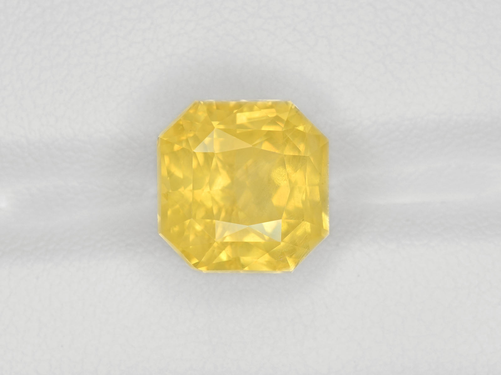 8800275-octagonal-velvety-intense-yellow-grs-sri-lanka-natural-yellow-sapphire-8.15-ct