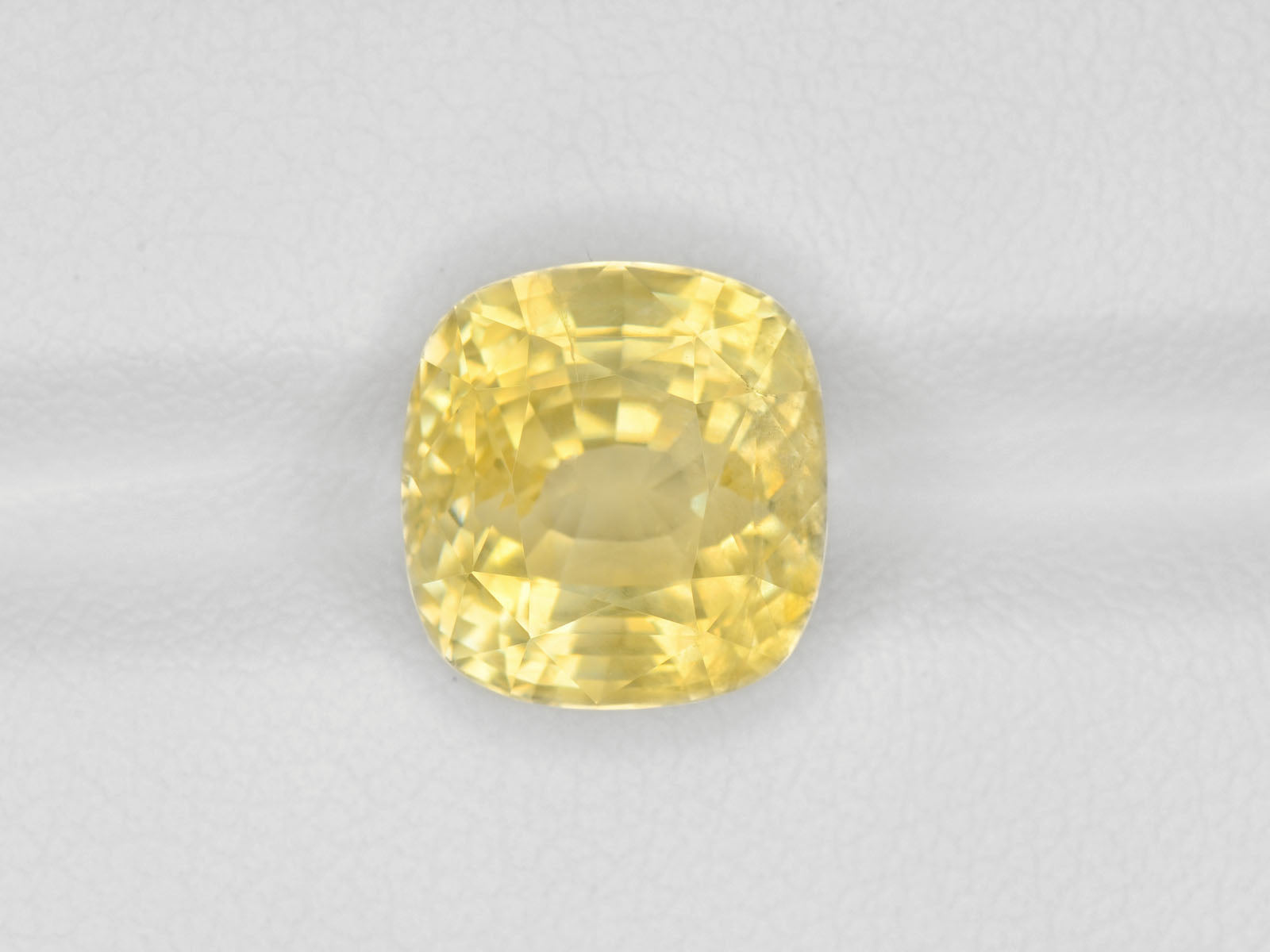8800276-cushion-medium-yellow-igi-sri-lanka-natural-yellow-sapphire-7.39-ct