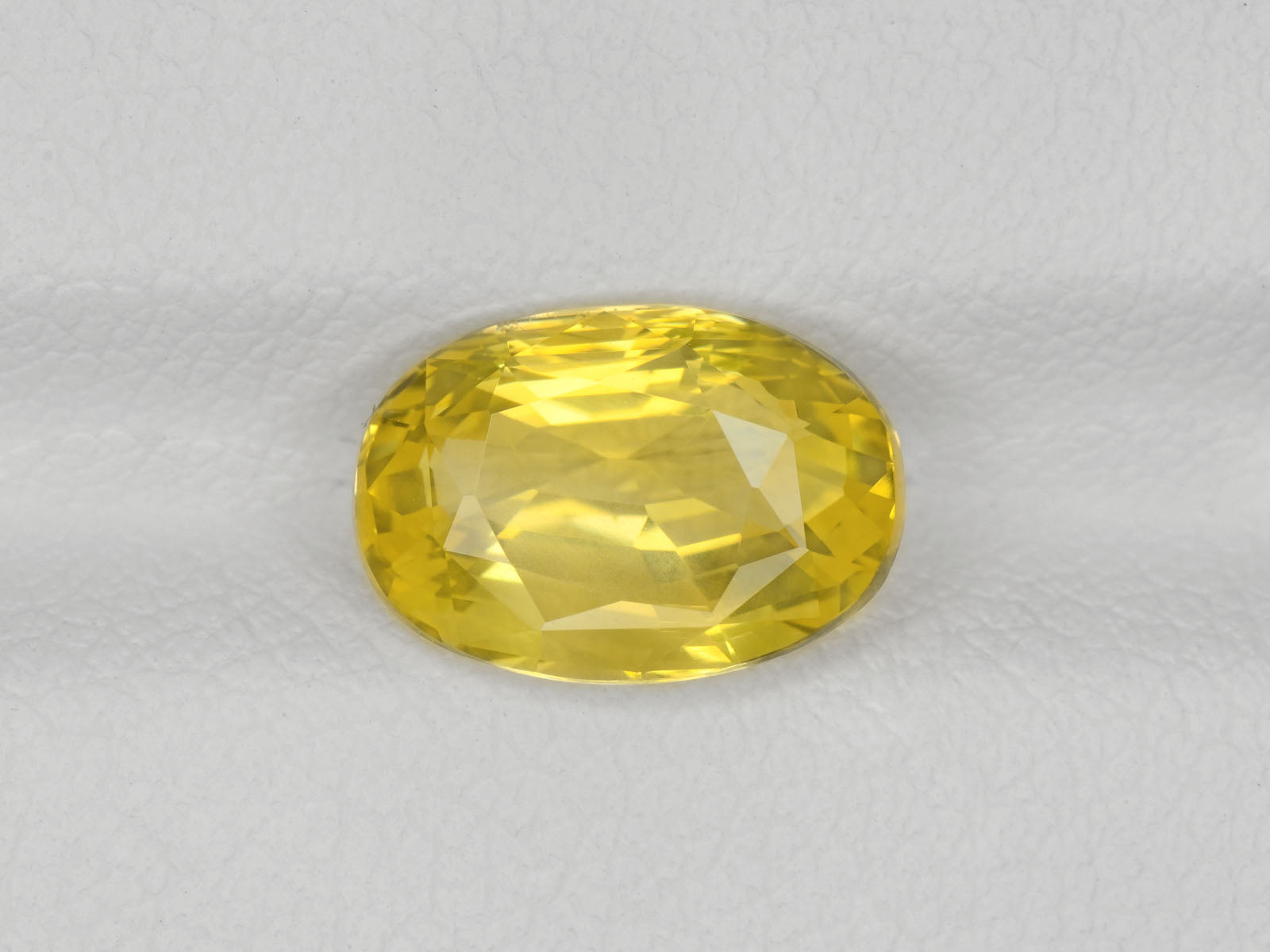 8800280-oval-intense-yellow-igi-sri-lanka-natural-yellow-sapphire-3.40-ct