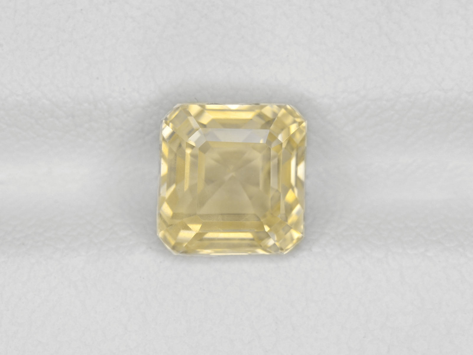 8800281-octagonal-pale-yellow-igi-sri-lanka-natural-yellow-sapphire-2.92-ct