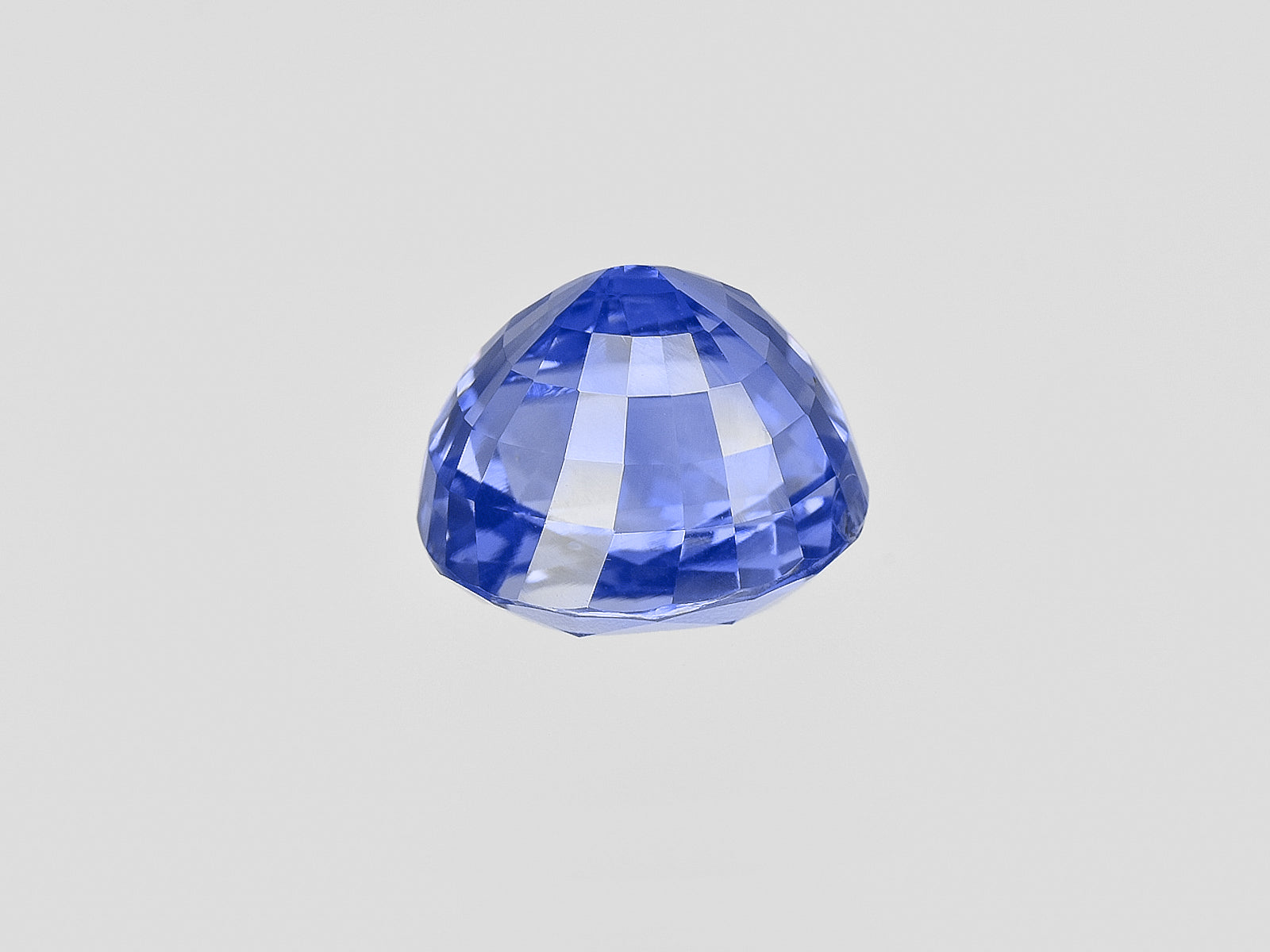 8801521-oval-fiery-vivid-cornflower-blue-grs-sri-lanka-natural-blue-sapphire-8.67-ct