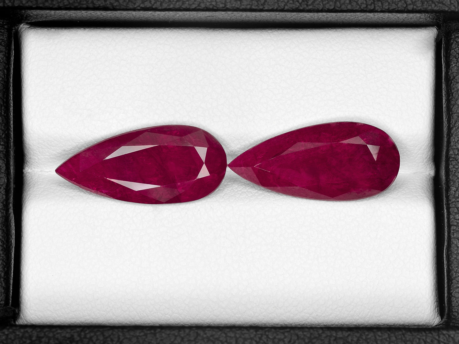8800726-pear-deep-red-grs-gii-mozambique-natural-ruby-12.17-ct