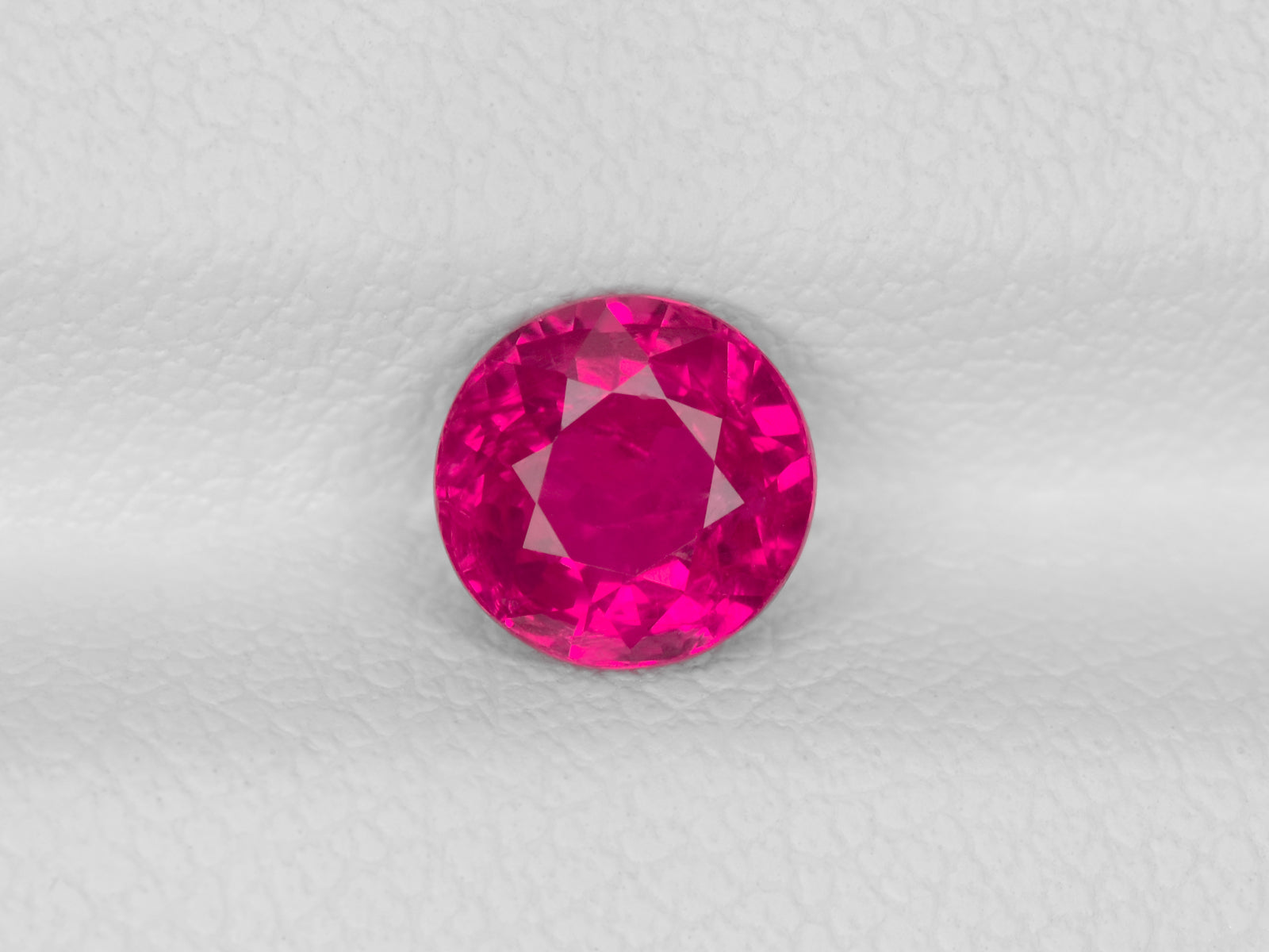 8800368-round-lively-vivid-pinkish-red-igi-mozambique-natural-ruby-1.06-ct