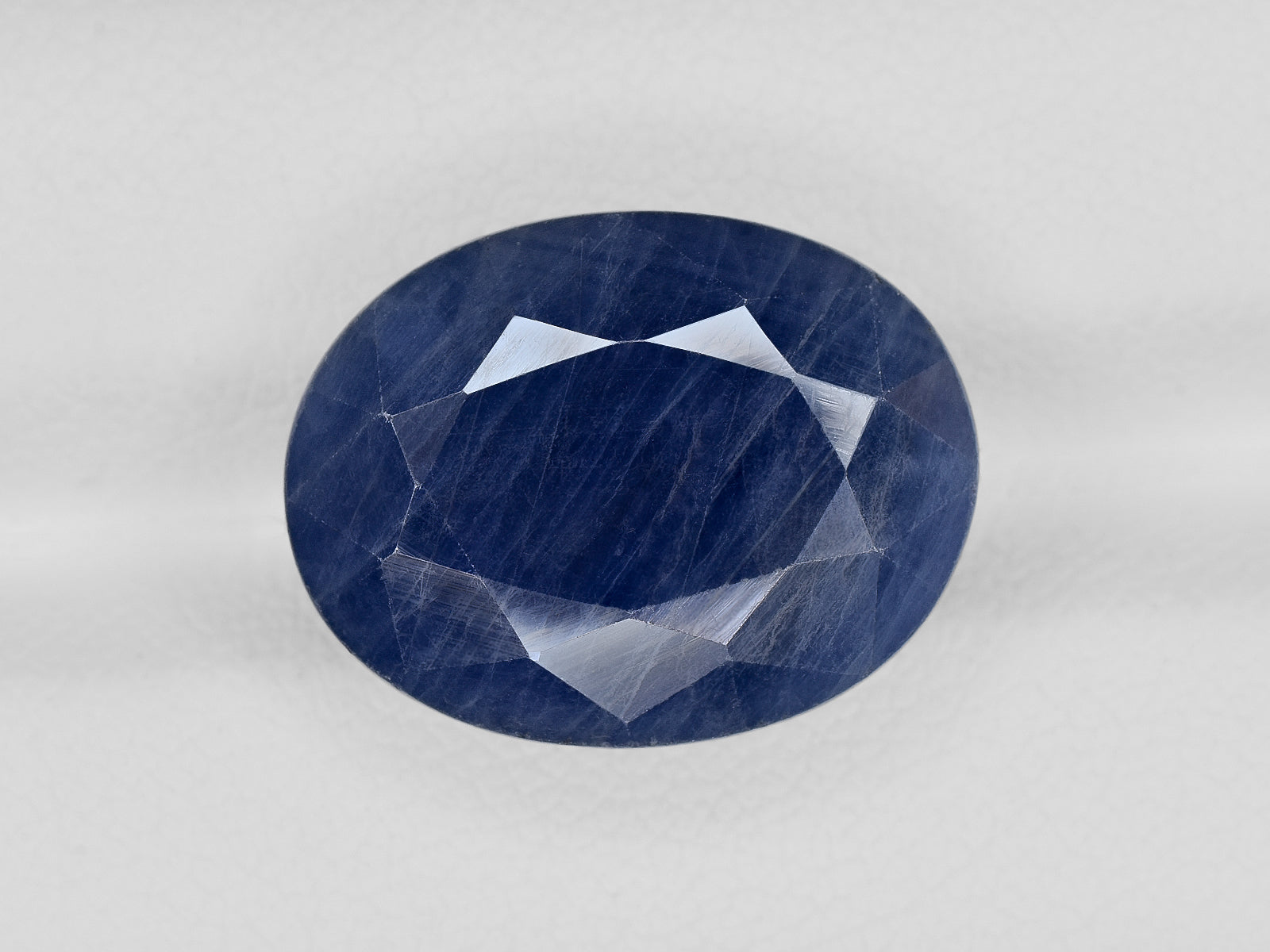8801730-oval-dark-blue-aigs-india-natural-blue-sapphire-15.85-ct